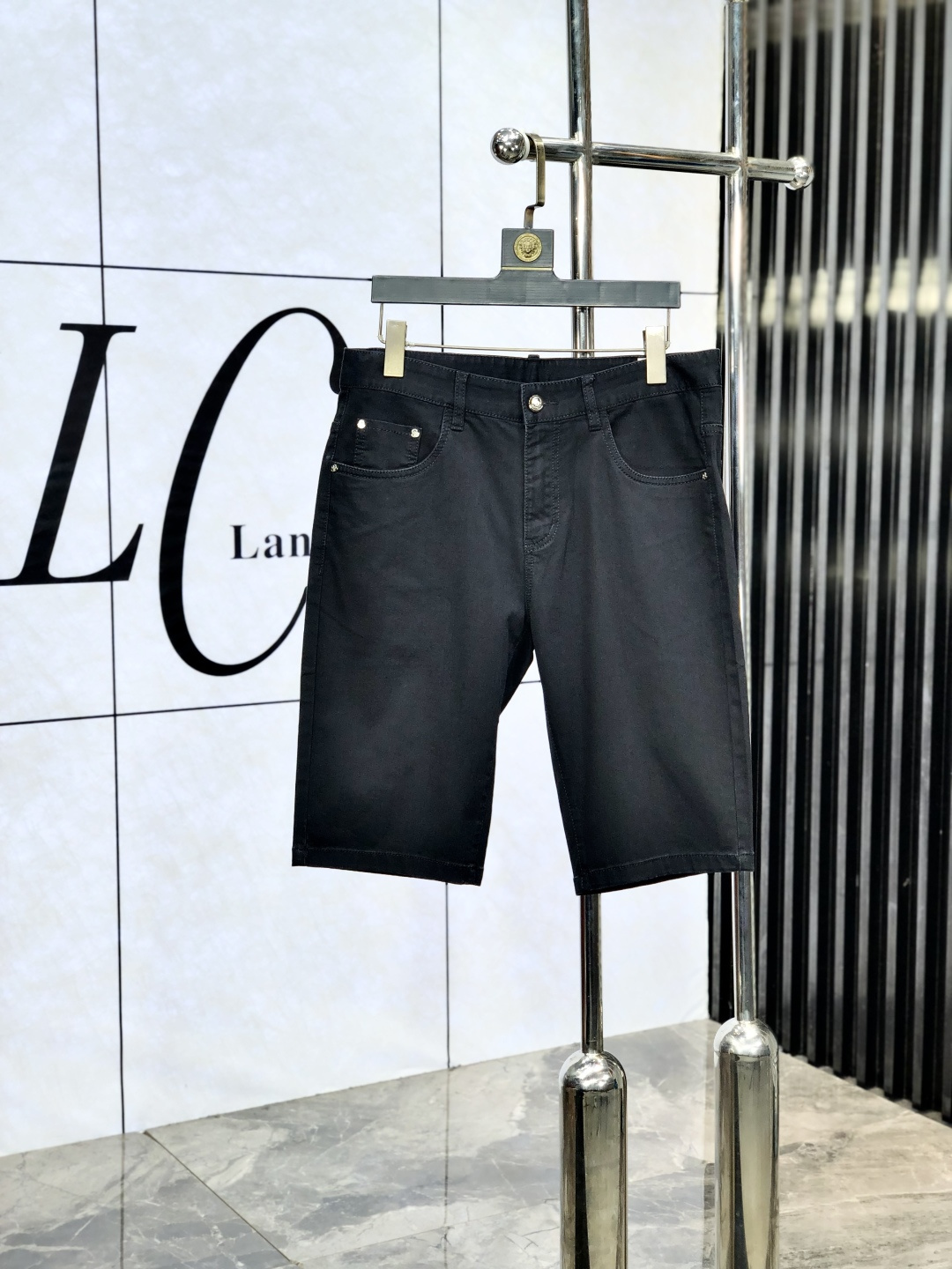 NO:504143,.录口.com official website counter is released simultaneously, 2025SS spring and summer new men's casual jeans, original single quality, counter customized original denim fabric, logo pattern design, original hardware and accessories for b trousers body, three-dimensional and clear, realistic effect, c super trendy personality, fashionable and stylish upper body!  Must-have items for trendy men, 28-38, Moncler, jeans, alexander wang19860909.蒙口.官网专柜同步发售,2025SS春夏新品男士休闲牛仔裤,原单品质,专柜定制原版牛仔面料,logo图案设计,b裤身原版五金辅料装饰,立体清晰,效果逼真,c超级潮流个性,上身时尚有型！潮男必备单品 码数28-38,,Moncler,jeans,alexander wang,Men's clothing