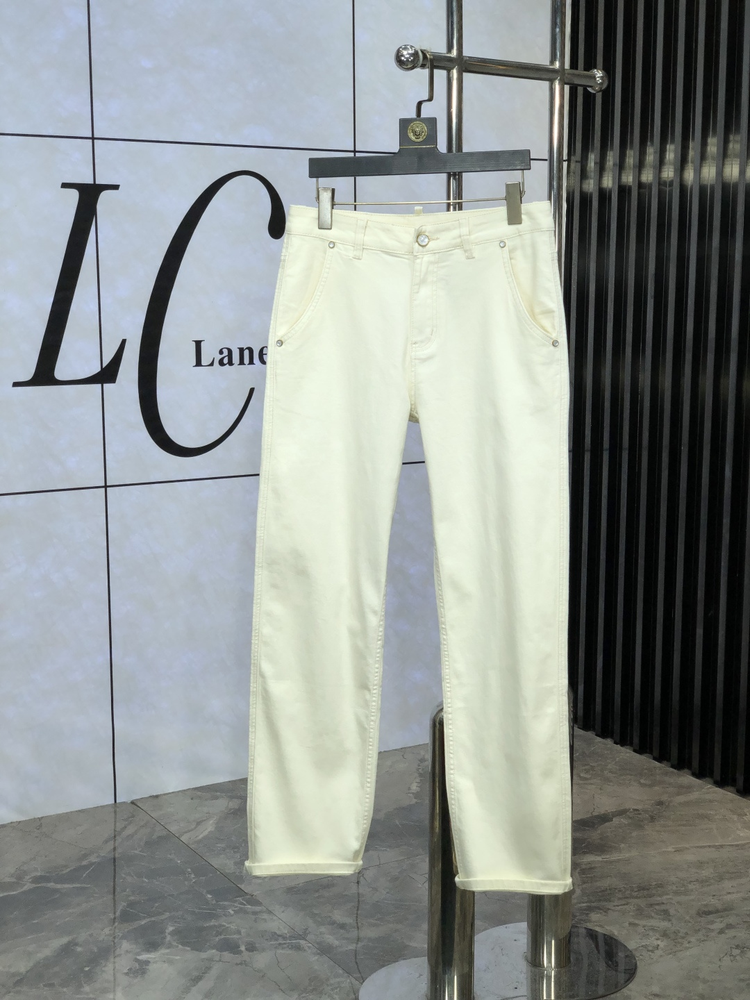 NO:489546,Polo. Official counters are released simultaneously, 2025SS spring and summer new products for men's casual jeans, original single quality, custom-made original denim fabrics for counters, logo pattern design, original hardware and accessories for b trousers, three-dimensional and clear, c super trendy and personalized, fashionable and stylish on the upper body!  Trendy men's must-have items, 28-38, jeans, alexander wang19860909polo.官网专柜同步发售,2025SS春夏新品男士休闲牛仔裤,原单品质,专柜定制原版牛仔面料,logo图案设计,b裤身原版五金辅料装饰,立体清晰,c超级潮流个性,上身时尚有型！潮男必备单品 码数28-38,,jeans,alexander wang,Men's clothing