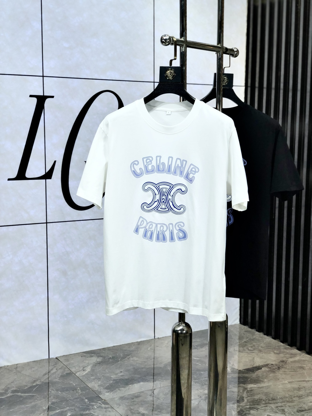 NO:513911,.Chanel .Top products 2025 spring and summer new first-time counter latest short-sleeved round-neck T-shirt, high-end customization, avant-garde and fashionable design!  Brand logo heavy craft design, high-end customized original pure cotton fabric, soft feel, comfortable to wear. 1f counter-level exquisite car line. Fine workmanship, invincible and handsome upper body effect!  A must-have item for handsome men!  yards m-3xL.m wear 175/130, chanel, T-shirt,tees, t-shirt,alexander wang19860909.香奈儿 .顶级货品2025春夏新款首发专柜最新款短袖圆领T恤 高端订制 设计前卫时尚！品牌logo重工艺设计 高端定制原版纯棉面料.手感柔软.穿着舒适.1f专柜级别精致车线.做工精细.上身效果无敌帅气！型男必备单品！码数m-3xL.m穿175/130,,chanel,T-shirt,tees，t-shirt,alexander wang,Men's clothing