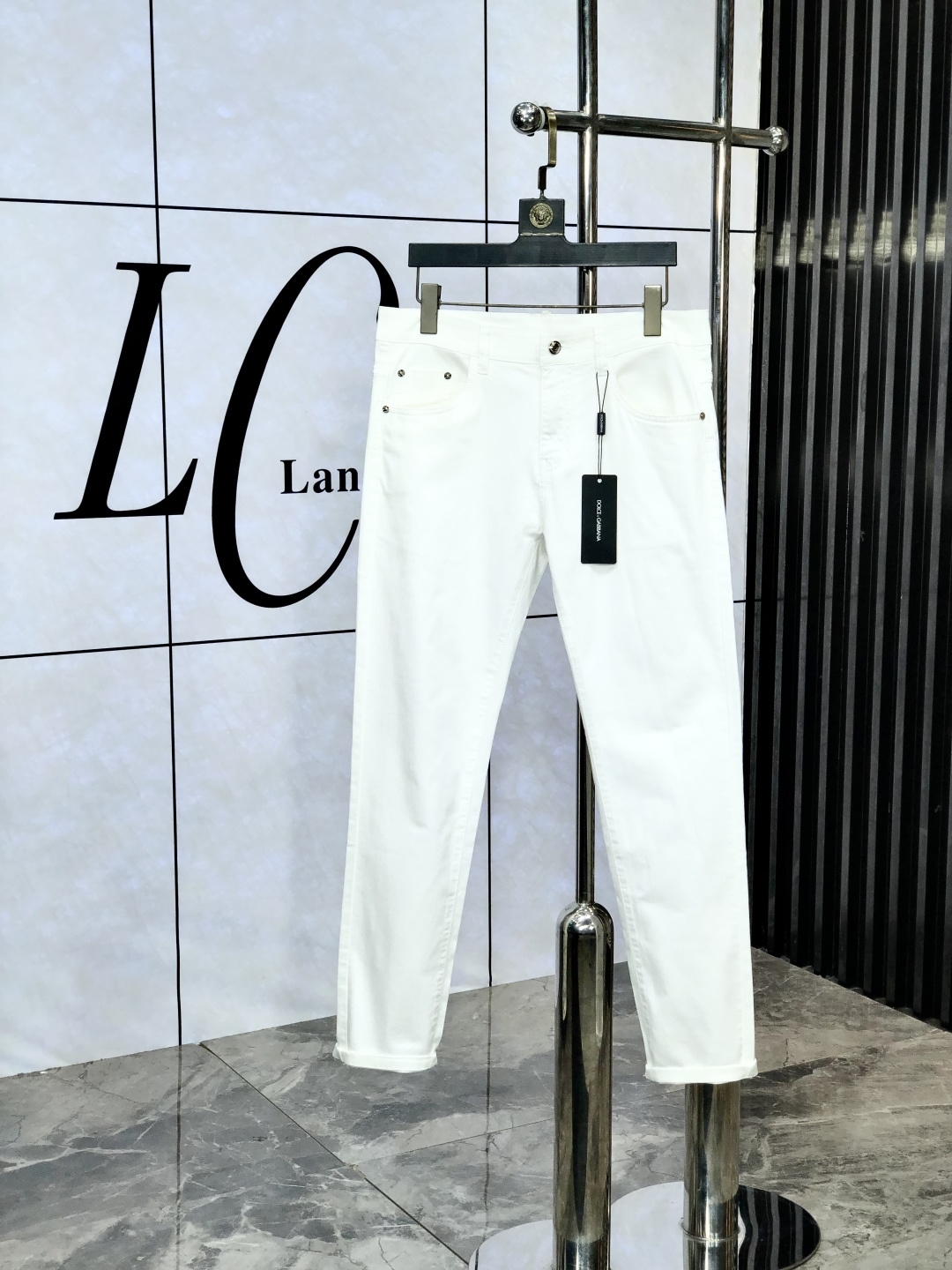 NO:456681,D&G.'s official counter is released simultaneously, 2025SS spring and summer new products for men's casual jeans, original single quality, custom-made original denim fabric for counter, logo pattern design, original hardware and accessories for b trousers body, three-dimensional and clear, c super trendy and personalized, fashionable and stylish on the upper body!  Trendy men's must-have items, 28-38, Dolce & Gabbana, jeans, alexander wang19860909D&G.官网专柜同步发售,2025SS春夏新品男士休闲牛仔裤,原单品质,专柜定制原版牛仔面料,logo图案设计,b裤身原版五金辅料装饰,立体清晰,c超级潮流个性,上身时尚有型！潮男必备单品 码数28-38,,Dolce&Gabbana,jeans,alexander wang,Men's clothing