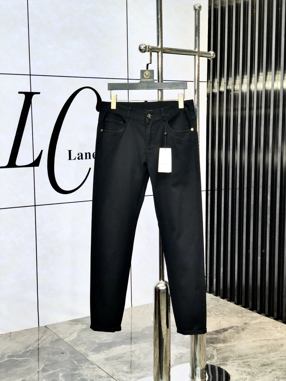 NO:425381,.Gucci.'s official counter is released simultaneously, 2025SS spring and summer new men's casual jeans, original single quality, custom-made original denim fabric for counter, logo pattern design, original hardware and accessories for b trousers body, three-dimensional and clear, c super trendy and personalized, fashionable and stylish on the upper body!  Trendy men's must-have items, 28-38, gucci, jeans, alexander wang19860909.Gucci.官网专柜同步发售,2025SS春夏新品男士休闲牛仔裤,原单品质,专柜定制原版牛仔面料,logo图案设计,b裤身原版五金辅料装饰,立体清晰,c超级潮流个性,上身时尚有型！潮男必备单品 码数28-38,,gucci,jeans,alexander wang,Men's clothing