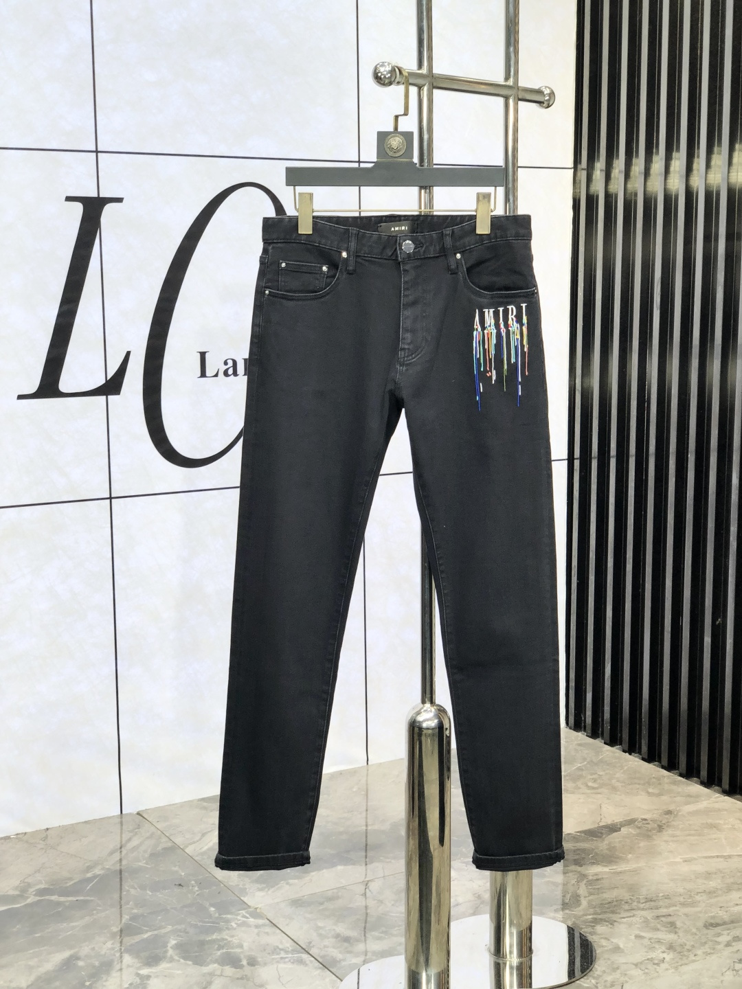 NO:475132,.amiri.2025 new product, original single jeans, original heavy industry creation, brand classic logo design, complete three standards!  Original hardware accessories.ns counter customized denim fabric, completely suitable for the counter. Welcome to try it on before purchasing it. Good goods are not afraid of comparison. Number 29-38, amiri, jeans, alexander wang19860909.amiri.2025新品,原单牛仔裤 原版重工打造,品牌经典LOGO设计,三标齐全！原版五金辅料.ns专柜定制牛仔面料,完全对版专柜,欢迎专柜试穿后再购买,好货不怕比.码数29-38,,amiri,jeans,alexander wang,Men's clothing