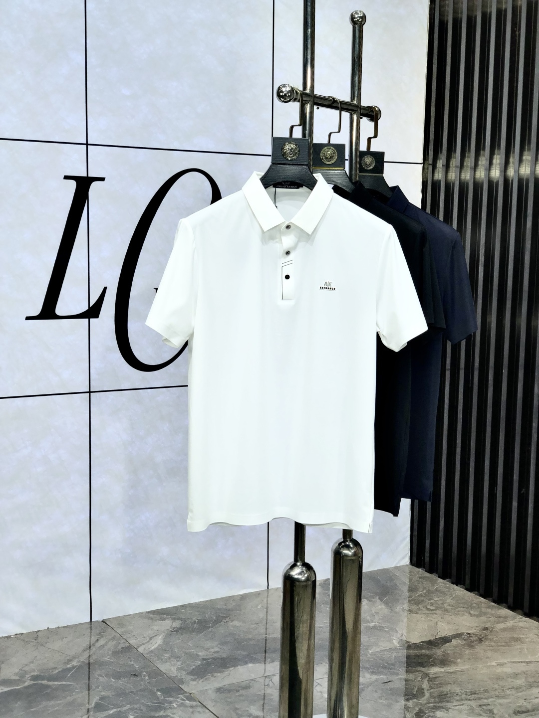 NO:447296,.Amarni.2025 spring and summer ssHK counters are equipped with the same style as the new short-sleeved lapel Polo custom mercerated fabric. The brand letter craftsmanship on the chest shapes the logo to highlight the brand luxury 1f must-have items for high-end people, those who know the goods come and compare the counter. The number of code M-3xL m wears 175/130 catties, armani, T-shirt, alexander wang19860909.阿玛尼.2025春夏ssHK专柜同款同步上新短袖翻领Polo定制丝光面料 胸前品牌字母工艺构成标志彰显品牌奢华 1f高端人士必备单品,懂货的来欢迎对比专柜 码数M-3xL m穿175/130斤,,armani,T-shirt,alexander wang,Men's clothing