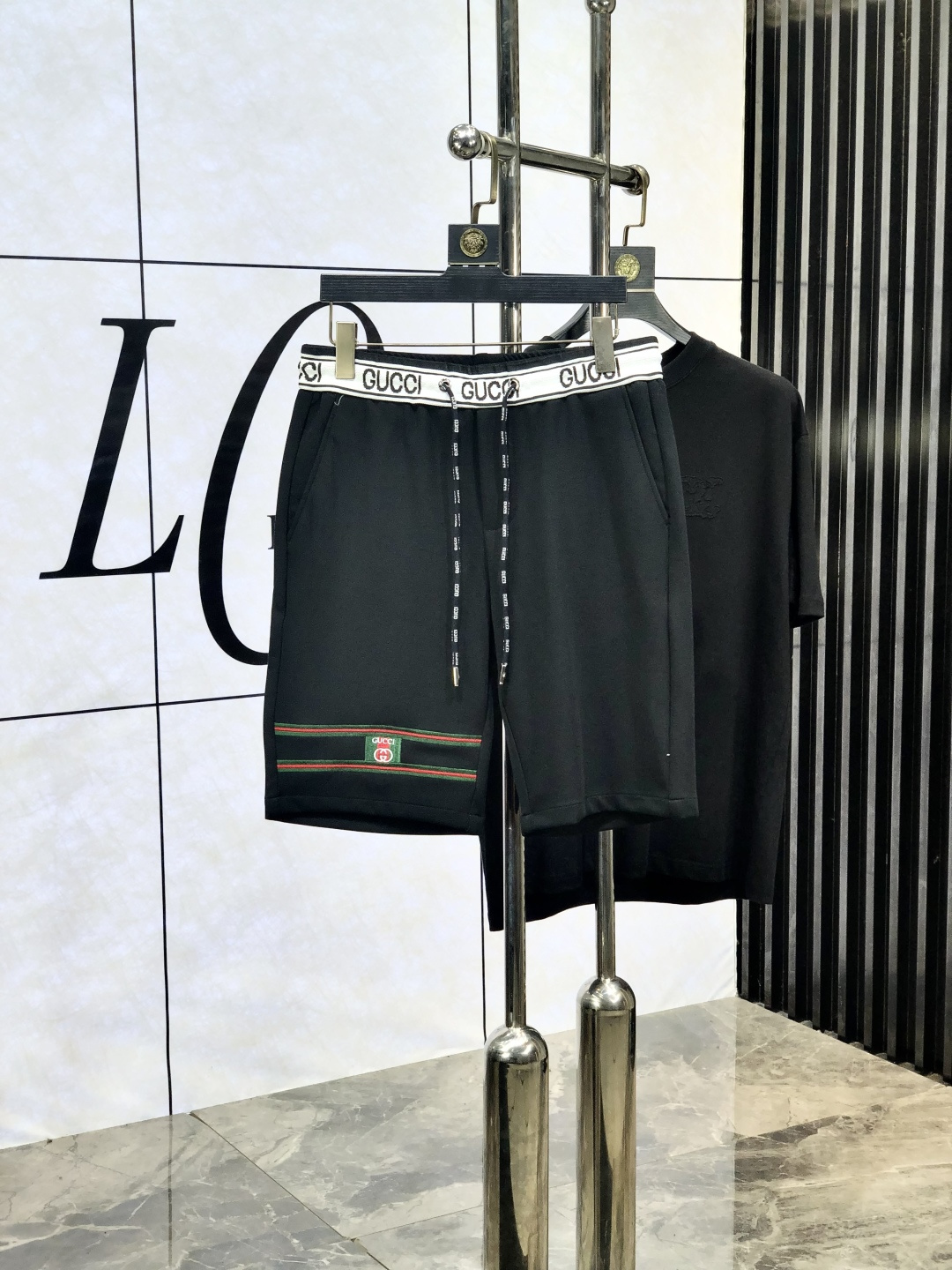 NO:472780,.Gucci.25 spring and summer new elastic strap casual shorts, customized counter fabric, breathable and comfortable, impeccable details, brand element design concept, reflecting high quality. 1f feels delicate and soft!  It is casually cut, with a great upper body style!  Code number m-xxxL.m wear 27.28, gucci, shorts, alexander wang19860909.Gucci.25春夏新款松紧带休闲短裤,专柜定制面料 透气舒适度高,细节无可挑剔,品牌元素设计理念,体现高品质.1f手感细腻柔软！呈现休闲裁剪,上身版型超赞！码数m-xxxL.m穿27.28,,gucci,shorts,alexander wang,Men's clothing