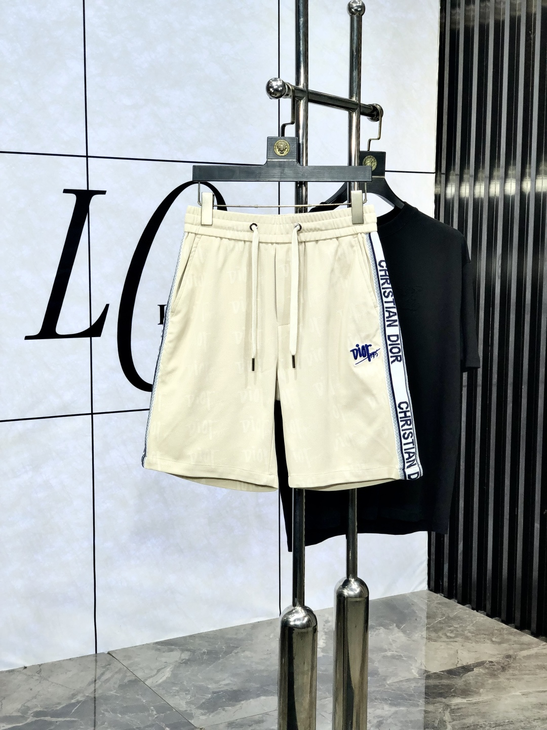 NO:472801,.Dior.25 spring and summer new elastic strap casual shorts, customized counter fabric, breathable and comfortable, impeccable details, brand element design concept, reflecting high quality. 1f feels delicate and soft!  It is casually cut, with a great upper body style!  Count m-xxxL.m wear 27.28, dior, shorts, alexander wang19860909.Dior.25春夏新款松紧带休闲短裤,专柜定制面料 透气舒适度高,细节无可挑剔,品牌元素设计理念,体现高品质.1f手感细腻柔软！呈现休闲裁剪,上身版型超赞！码数m-xxxL.m穿27.28,,dior,shorts,alexander wang,Men's clothing