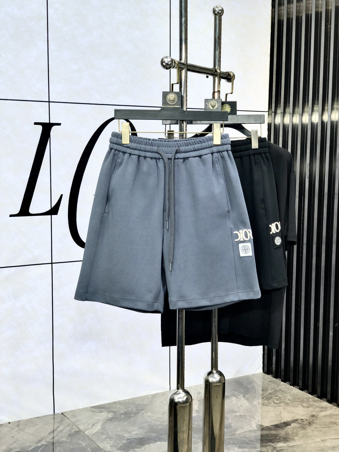 NO:472854,.Dior .25 spring and summer new elastic strap casual shorts, custom-made fabric for counter, breathable and comfortable, impeccable details, brand element design concept, reflecting high quality. 1f feels delicate and soft!  It is casually cut, with a great upper body style!  Count m-xxxL.m wear 27.28, dior, shorts, alexander wang19860909.Dior .25春夏新款松紧带休闲短裤,专柜定制面料 透气舒适度高,细节无可挑剔,品牌元素设计理念,体现高品质.1f手感细腻柔软！呈现休闲裁剪,上身版型超赞！码数m-xxxL.m穿27.28,,dior,shorts,alexander wang,Men's clothing