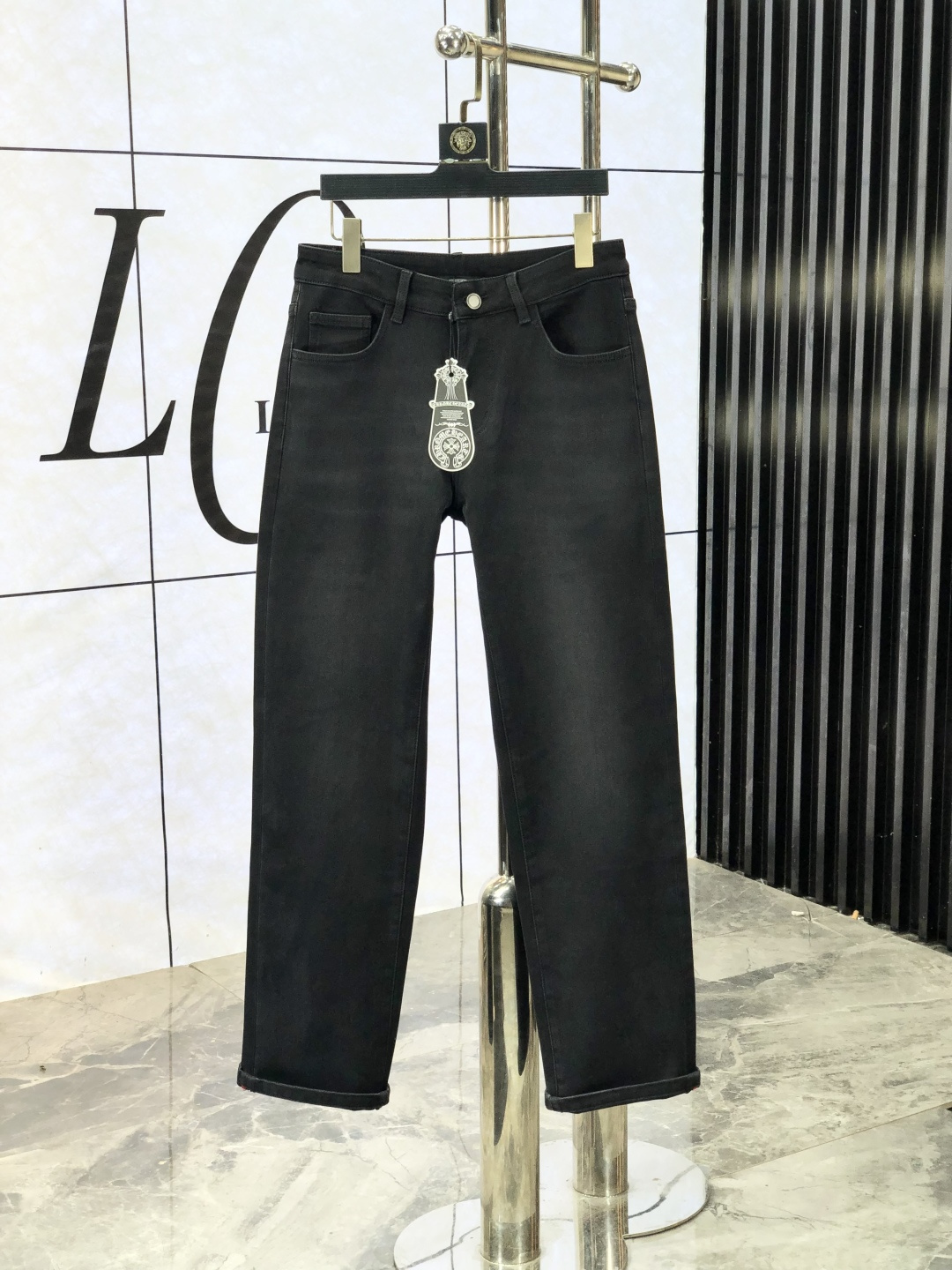 NO:513929,.Croxin. The official counter is released simultaneously, 2025SS autumn and winter new men's casual jeans, original single quality, customized original denim fabric for counter, logo pattern design, original hardware and accessories for b trousers body, three-dimensional and clear, c super trendy and individual, fashionable and stylish upper body!  Trendy men's must-have items, 28-38, chrome hearts, jeans, alexander wang19860909.克罗心.官网专柜同步发售,2025SS秋冬新品男士休闲牛仔裤,原单品质,专柜定制原版牛仔面料,logo图案设计,b裤身原版五金辅料装饰,立体清晰,c超级潮流个性,上身时尚有型！潮男必备单品 码数28-38,,chrome hearts,jeans,alexander wang,Men's clothing