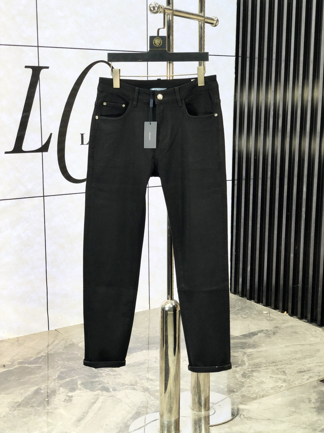 NO:513931,.Prada. The official counter is released simultaneously, 2025SS autumn and winter new men's casual jeans, original single quality, customized original denim fabric for counter, logo pattern design, original hardware and accessories for b trousers, three-dimensional and clear, c super trendy and personalized, fashionable and stylish on the upper body!  Trendy men's must-have items, number 28-38, prada, jeans, alexander wang19860909.普拉达.官网专柜同步发售,2025SS秋冬新品男士休闲牛仔裤,原单品质,专柜定制原版牛仔面料,logo图案设计,b裤身原版五金辅料装饰,立体清晰,c超级潮流个性,上身时尚有型！潮男必备单品 码数28-38,,prada,jeans,alexander wang,Men's clothing