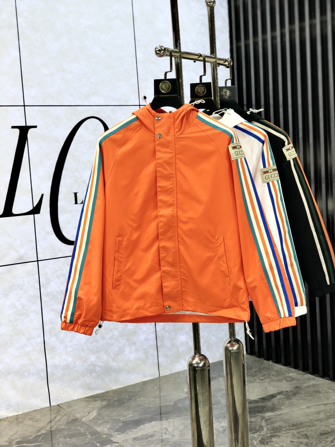 NO:531096,.Gucci.25 new autumn and winter products are available for sale, casual and daily wear!  The upper body modifies the body, perfectly combines fashion aesthetics with the concept of new urban business and leisure, and the Italian minimalist, capable and outdoor functional styles are interpreted in the ultimate form, both solemn and harmonious, creating a unique styling item. The overall outline tends to be simple, and the 1f is quite personalized and elegant, enriching the overall vision. The wardrobe business and leisure is excellent and has high attendance rate!  It is hard to come by!  Count m-3XL m wear 175/130, gucci, jackets & coats, jackets & coats, alexander wang19860909.Gucci.25秋冬新品发售夹克外套,休闲日常穿搭！上身修饰身形、将时装美学和新都市商务休闲概念完美融合,通体将意式的极简、干练和户外功能性风格极致诠释,亦庄亦谐,塑造出别具一格的造型单品,整体轮廓趋于简约风格,1f颇为个性且雅痞的细节处理,丰富了整体视觉.衣橱商务休闲绝佳的高出勤率！可遇而不可求！码数m-3XL m穿175/130,,gucci,jackets & coats,jackets & coats,alexander wang,Men's clothing