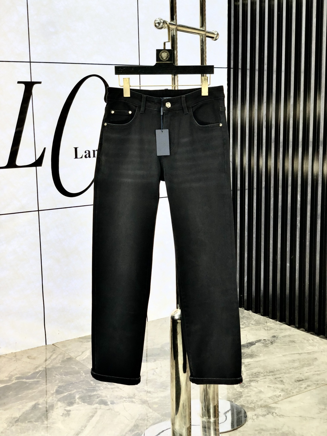 NO:530021,.Prada. The official counter is released simultaneously, 2025SS autumn and winter new men's casual jeans, original single quality, customized original denim fabric for counter, logo pattern design, original hardware and accessories for b trousers, three-dimensional and clear, c super trendy and personalized, fashionable and stylish on the upper body!  Trendy men's must-have items, number 28-38, prada, jeans, alexander wang19860909.普拉达.官网专柜同步发售,2025SS秋冬新品男士休闲牛仔裤,原单品质,专柜定制原版牛仔面料,logo图案设计,b裤身原版五金辅料装饰,立体清晰,c超级潮流个性,上身时尚有型！潮男必备单品 码数28-38,,prada,jeans,alexander wang,Men's clothing