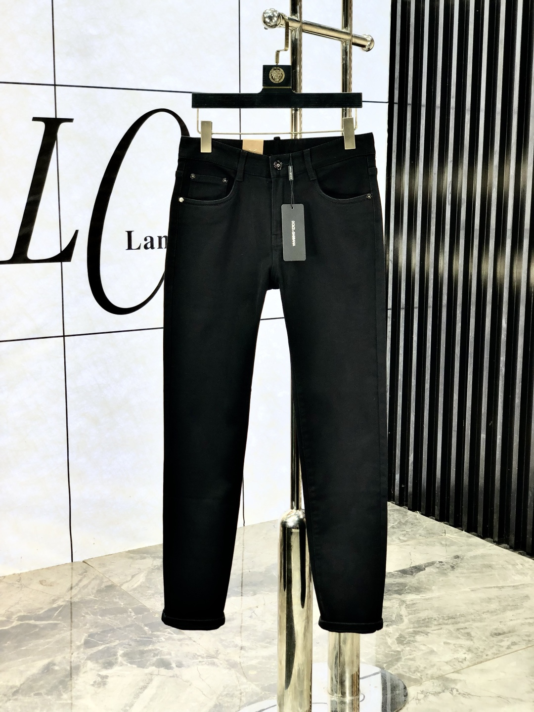 NO:530024,.D&G.'s official counter is released simultaneously, 2025SS autumn and winter new men's casual jeans, original single quality, custom-made original denim fabric for counter, logo pattern design, original hardware and accessories for b trousers body, three-dimensional and clear, c super trendy and individual, fashionable and stylish upper body!  Trendy men's must-have items, 28-38, Dolce & Gabbana, jeans, alexander wang19860909.D&G.官网专柜同步发售,2025SS秋冬新品男士休闲牛仔裤,原单品质,专柜定制原版牛仔面料,logo图案设计,b裤身原版五金辅料装饰,立体清晰,c超级潮流个性,上身时尚有型！潮男必备单品 码数28-38,,Dolce&Gabbana,jeans,alexander wang,Men's clothing