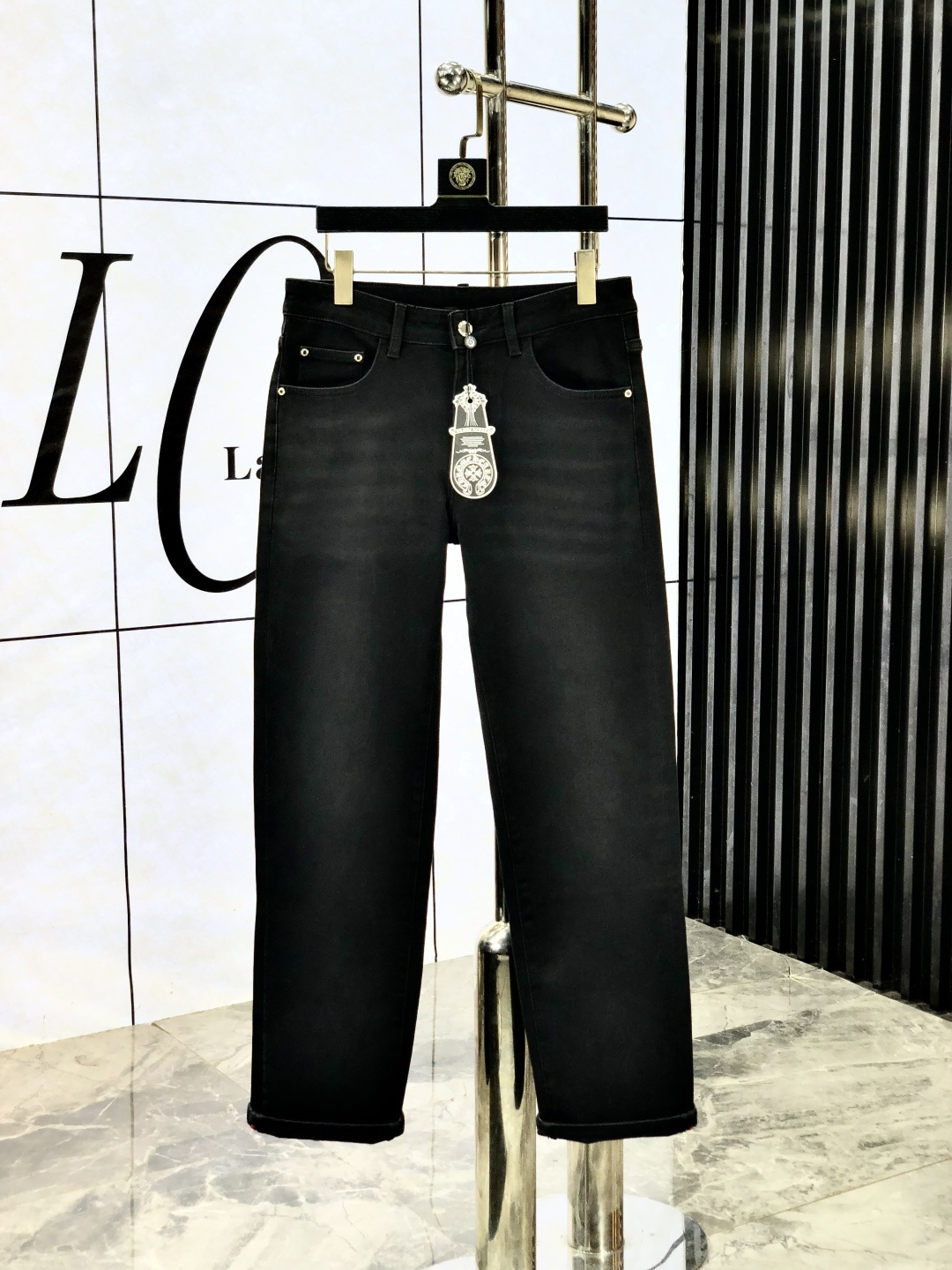 NO:531100,.Croxin. The official counter is released simultaneously, 2025SS autumn and winter new men's casual jeans, original single quality, customized original denim fabric for counter, logo pattern design, original hardware and accessories for b trousers body, three-dimensional and clear, c super trendy and individual, fashionable and stylish upper body!  Trendy men's must-have items, 28-38, chrome hearts, jeans, alexander wang19860909.克罗心.官网专柜同步发售,2025SS秋冬新品男士休闲牛仔裤,原单品质,专柜定制原版牛仔面料,logo图案设计,b裤身原版五金辅料装饰,立体清晰,c超级潮流个性,上身时尚有型！潮男必备单品 码数28-38,,chrome hearts,jeans,alexander wang,Men's clothing