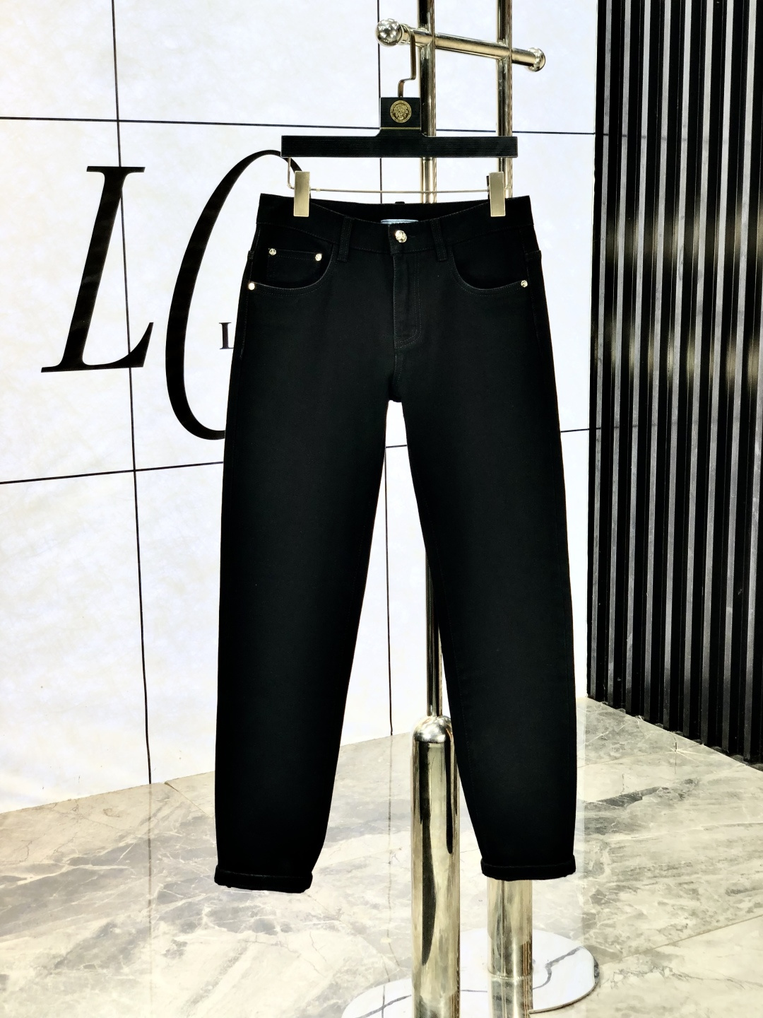 NO:531116,.Prada. The official counter is released simultaneously, 2025SS autumn and winter new men's casual jeans, original single quality, customized original denim fabric for counter, logo pattern design, original hardware and accessories for b trousers, three-dimensional and clear, c super trendy and personalized, fashionable and stylish on the upper body!  Trendy men's must-have items, number 28-38, prada, jeans, alexander wang19860909.普拉达.官网专柜同步发售,2025SS秋冬新品男士休闲牛仔裤,原单品质,专柜定制原版牛仔面料,logo图案设计,b裤身原版五金辅料装饰,立体清晰,c超级潮流个性,上身时尚有型！潮男必备单品 码数28-38,,prada,jeans,alexander wang,Men's clothing