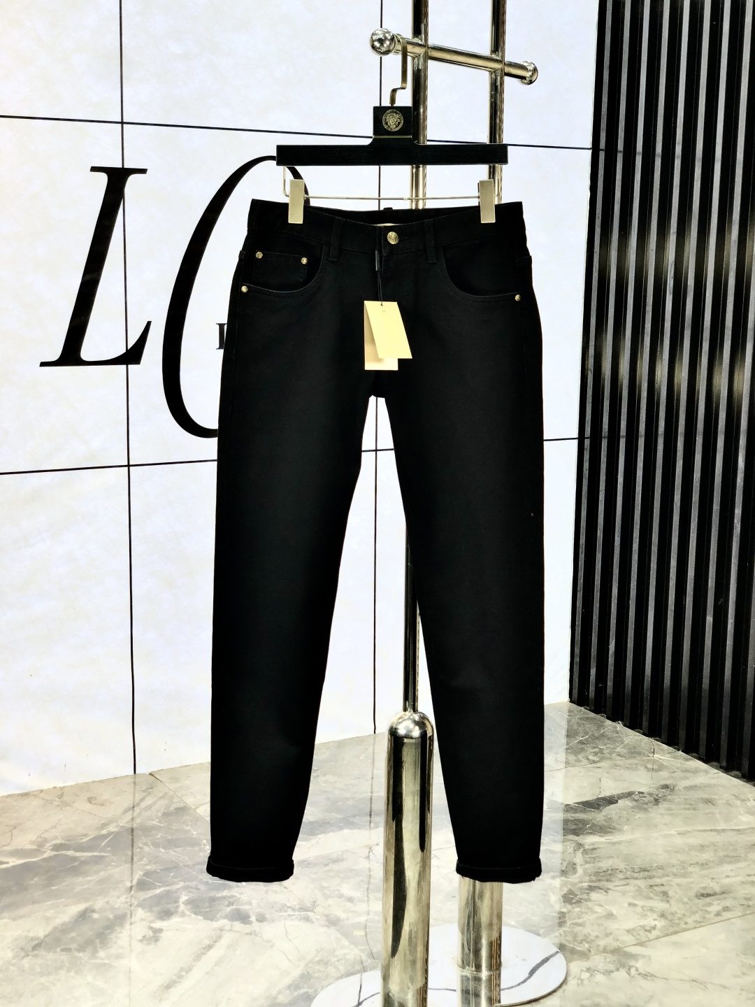 NO:531099,.Burberry. The official counter is released simultaneously, 2025SS autumn and winter new men's casual jeans, original single quality, customized original denim fabric for counter, logo pattern design, original hardware and accessories for b trousers, three-dimensional and clear, c super trendy and personalized, fashionable and stylish on the upper body!  Trendy men's must-have items, 28-38, burberry, jeans, alexander wang19860909.巴宝莉.官网专柜同步发售,2025SS秋冬新品男士休闲牛仔裤,原单品质,专柜定制原版牛仔面料,logo图案设计,b裤身原版五金辅料装饰,立体清晰,c超级潮流个性,上身时尚有型！潮男必备单品 码数28-38,,burberry,jeans,alexander wang,Men's clothing