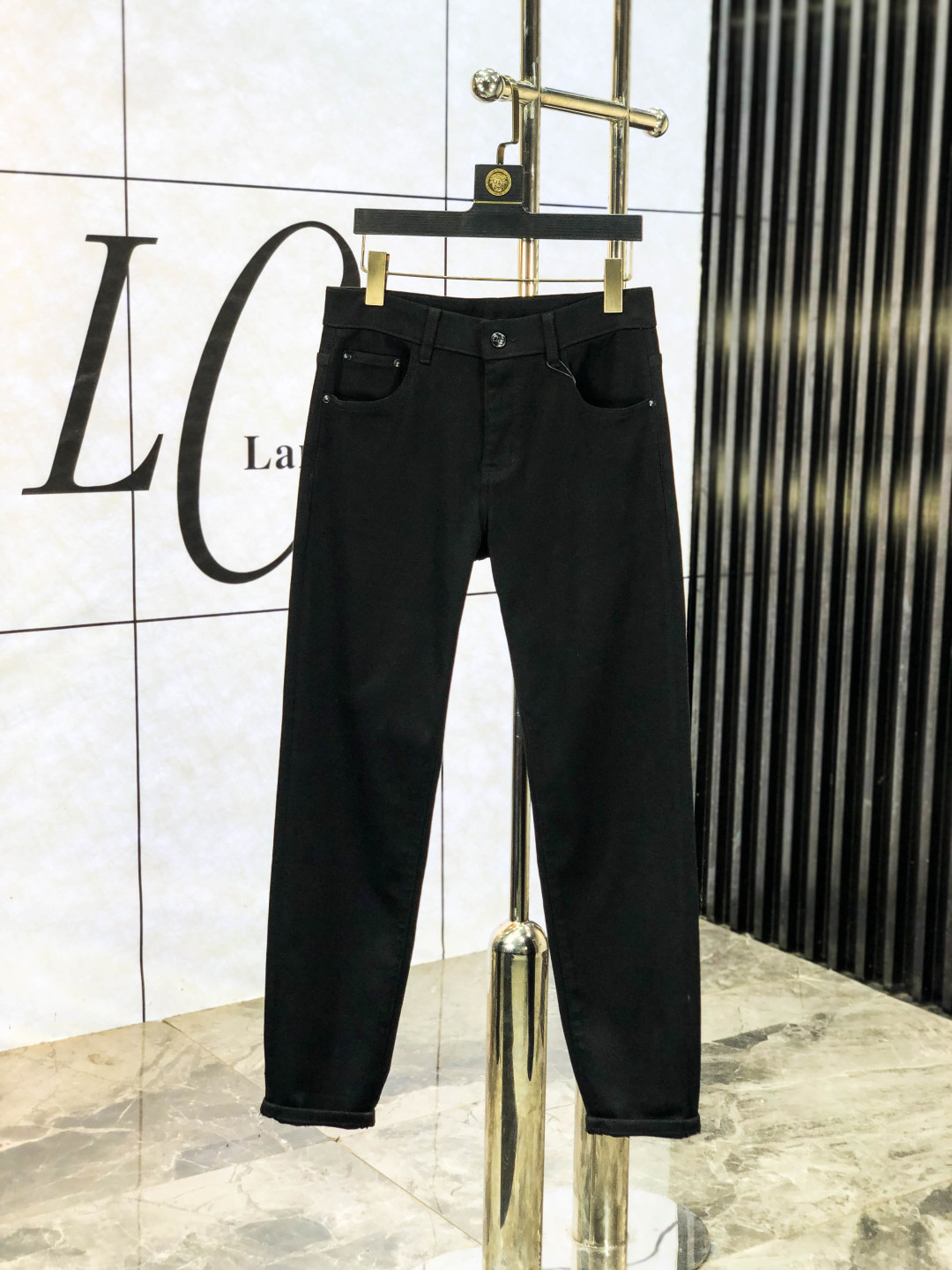 NO:538497,.Ferragamo. The official counter is released simultaneously, 2025SS autumn and winter new men's casual jeans, original single quality, custom-made original denim fabric for counter, logo pattern design, 6-pants original hardware and auxiliary materials decoration, three-dimensional and clear, realistic effect, super trendy and personalized, fashionable and stylish upper body!  Trendy men's must-have items, 29-38, ferragamo, jeans, alexander wang19860909.菲拉格慕.官网专柜同步发售,2025SS秋冬新品男士休闲牛仔裤,原单品质,专柜定制原版牛仔面料,logo图案设计,6裤身原版五金辅料装饰,立体清晰,效果逼真,超级潮流个性,上身时尚有型！潮男必备单品 码数29-38,,ferragamo,jeans,alexander wang,Men's clothing