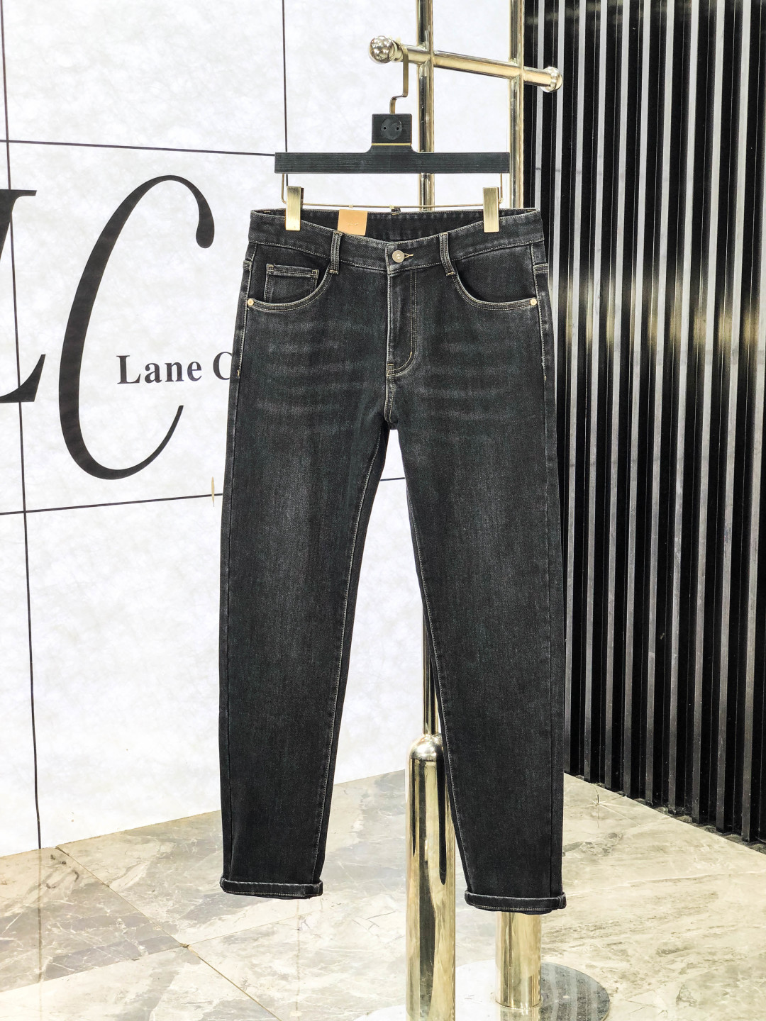 NO:563495,.RR. Official website counter is on sale simultaneously, 2025SS new autumn and winter men's casual jeans, original quality, counter customized original denim fabric, logo pattern design, hm pants body original hardware decoration, three-dimensional and clear, super trendy personality, fashionable and stylish upper body!  A must-have item for trendy men in sizes 29-38, jeans, alexander wang19860909.RR.官网专柜同步发售,2025SS秋冬新品男士休闲牛仔裤,原单品质,专柜定制原版牛仔面料,logo图案设计,hm裤身原版五金辅料装饰,立体清晰,超级潮流个性,上身时尚有型！潮男必备单品 码数29-38,,jeans,alexander wang,Men's clothing