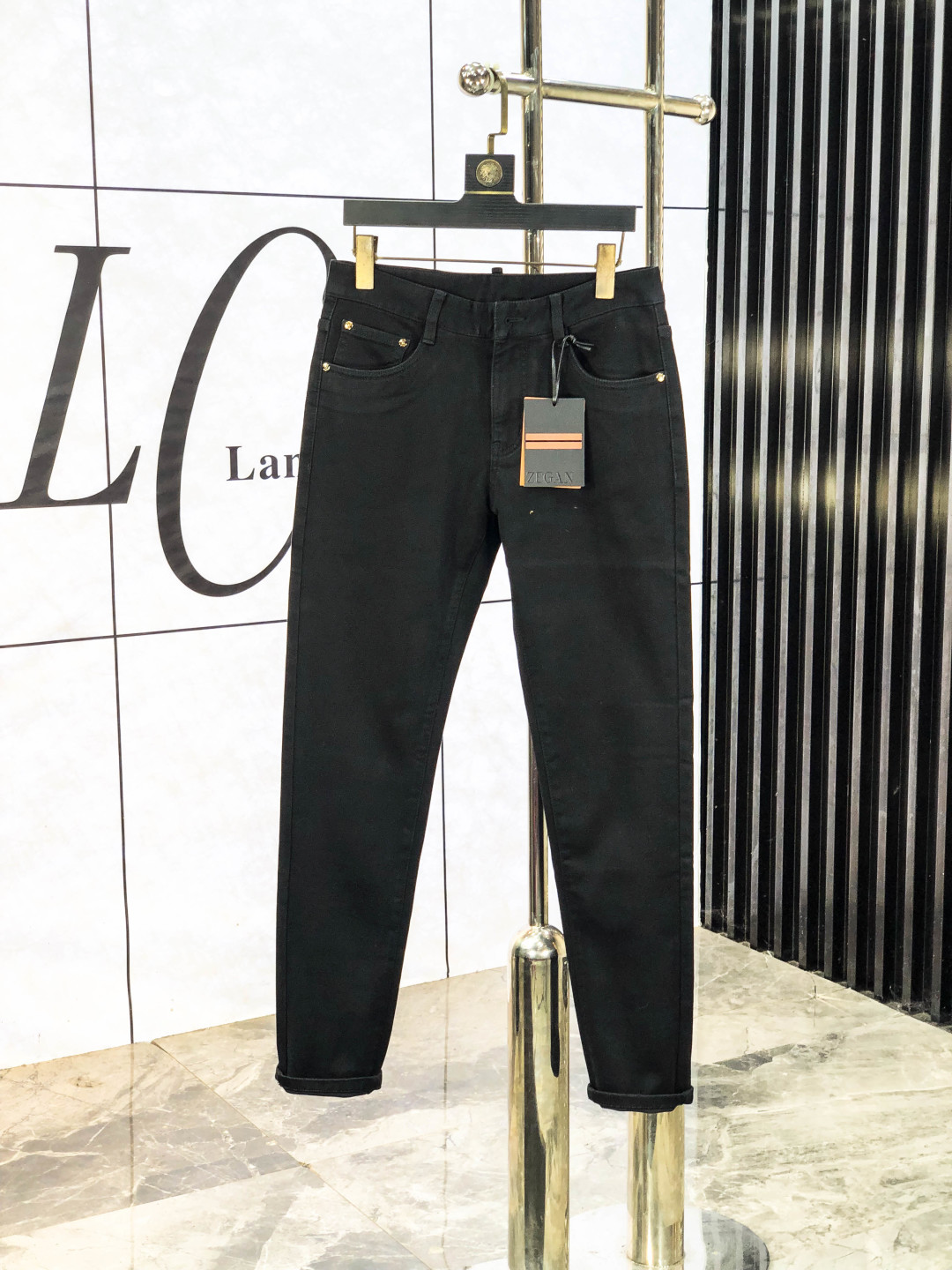 NO:573090,Ermenegildo Zegna. Autumn and winter new models are on sale simultaneously at the official website counter. 2025SS new autumn and winter men's casual jeans, original quality, customized original denim fabric at the counter, logo pattern design, b pants body original hardware decoration, three-dimensional and clear, c super trendy personality, fashionable and stylish upper body!  Must-have items for trendy men in sizes 28-38,,zegna,jeans,alexander wang19860909杰尼亚.秋冬新款官网专柜同步发售,2025SS秋冬新品男士休闲牛仔裤,原单品质,专柜定制原版牛仔面料,logo图案设计,b裤身原版五金辅料装饰,立体清晰,c超级潮流个性,上身时尚有型！潮男必备单品 码数28-38,,zegna,jeans,alexander wang,Men's clothing