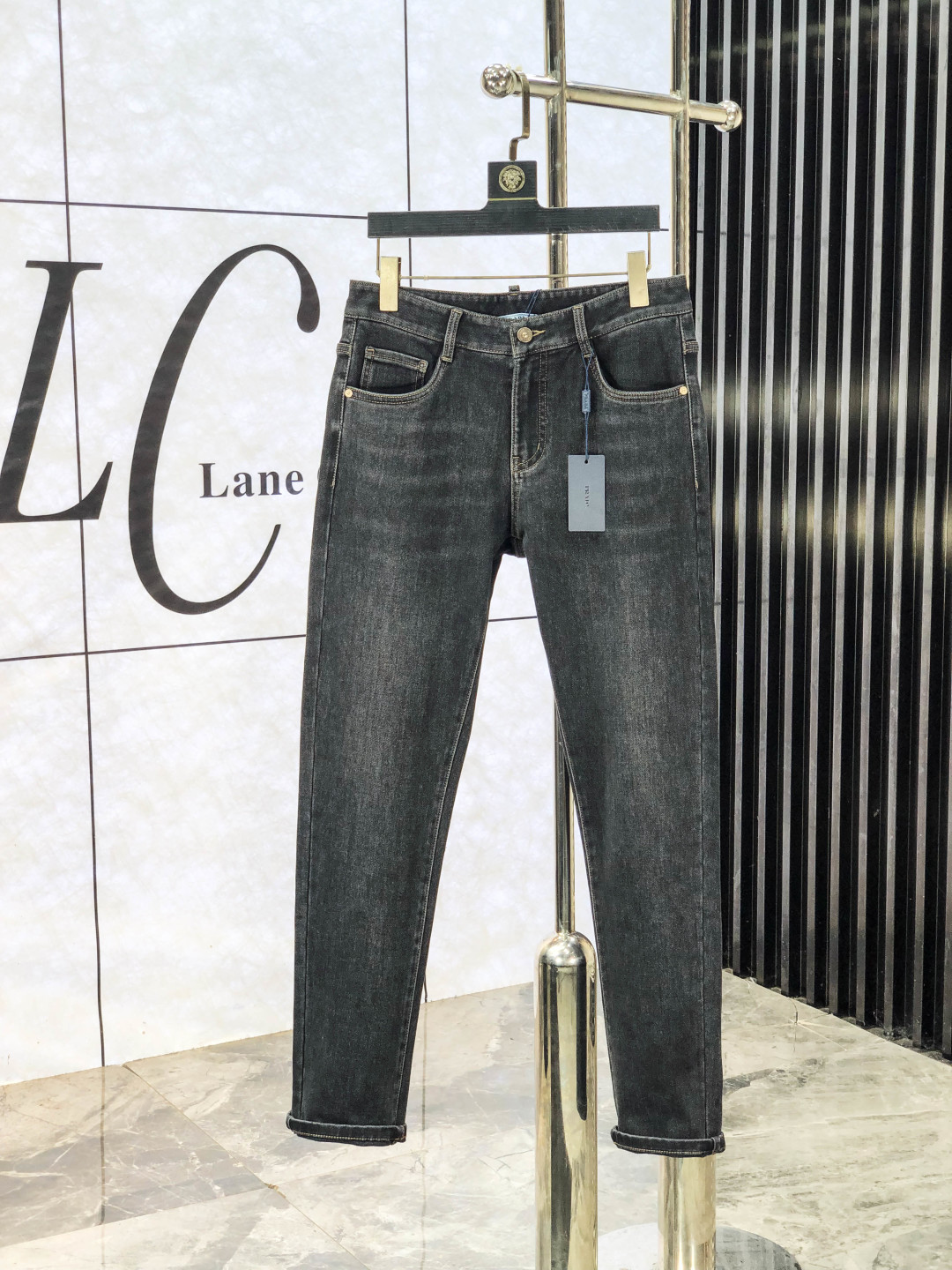 NO:600069,.Prada. Official website counters are simultaneously on sale, 2025SS new autumn and winter men's casual jeans, original quality, counter-customized original denim fabrics, logo pattern design, b pants body original hardware accessories decoration, three-dimensional and clear, c super trendy personality, fashionable and stylish upper body!  Must-have items for trendy men in sizes 28-38, prada, jeans, alexander wang19860909.普拉达.官网专柜同步发售,2025SS秋冬新品男士休闲牛仔裤,原单品质,专柜定制原版牛仔面料,logo图案设计,b裤身原版五金辅料装饰,立体清晰,c超级潮流个性,上身时尚有型！潮男必备单品 码数28-38,,prada,jeans,alexander wang,Men's clothing