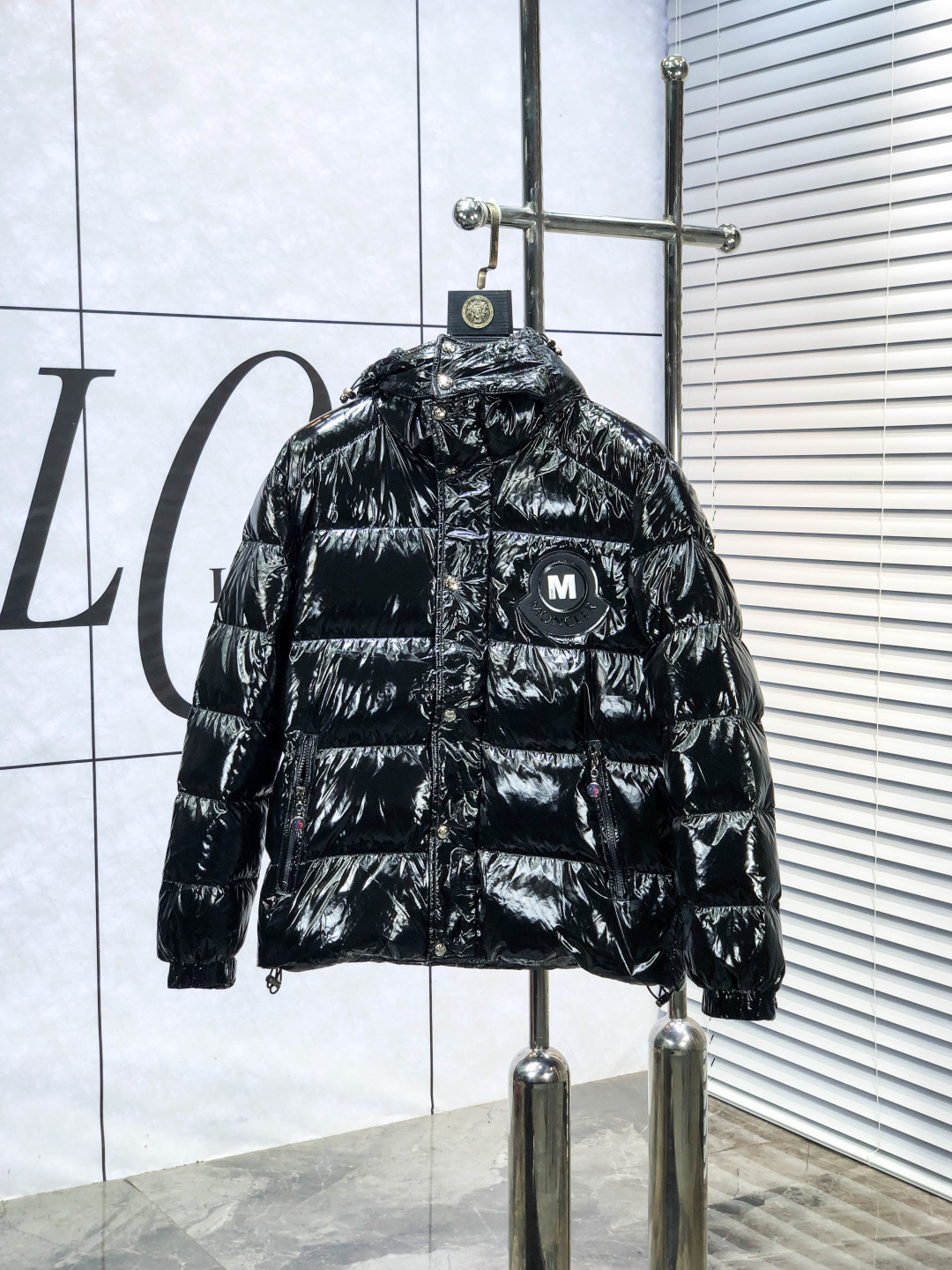 NO:682975,.Mengkou. 2025 autumn and winter new down jacket. All details of custom-developed hardware accessories are fully processed!  The upper body effect of the version is great!  Versatile, fashionable and handsome!  1f national standard 90 imported white duck down filling!  The original memory silk fabric at the counter has a straight and stylish texture, keeping you warm and not bulky!  The upper body is awesome. Size m-3xL.m175/130,,Moncler,jackets & coats,down jacket,19860909.蒙口.2025秋冬新款羽绒外套.定制开发五金配件所有细节处理全面到位 ！版型上身效果超赞！百搭时髦又帅气！1f国标90进口白鸭绒填充！专柜原版记忆丝面料质感立挺有型,保暖拒绝臃肿！上身超赞.尺码m-3xL.m175/130,,Moncler,jackets & coats,down jacket,,Men's clothing