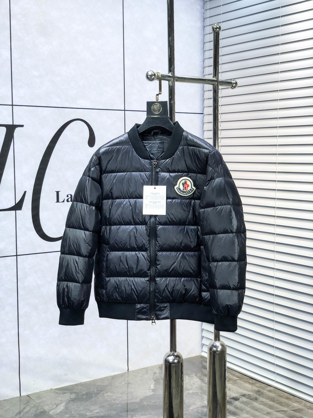 NO:682979,.Mengkou. 2025 autumn and winter new down jacket. All details of custom-developed hardware accessories are fully processed!  The upper body effect of the version is great!  Versatile, fashionable and handsome!  1f national standard 90 imported white duck down filling!  The original memory silk fabric at the counter has a straight and stylish texture, keeping you warm and not bulky!  The upper body is awesome. Size m-3xL.m175/130,,Moncler,jackets & coats,down jacket,19860909.蒙口.2025秋冬新款羽绒外套.定制开发五金配件所有细节处理全面到位 ！版型上身效果超赞！百搭时髦又帅气！1f国标90进口白鸭绒填充！专柜原版记忆丝面料质感立挺有型,保暖拒绝臃肿！上身超赞.尺码m-3xL.m175/130,,Moncler,jackets & coats,down jacket,,Men's clothing