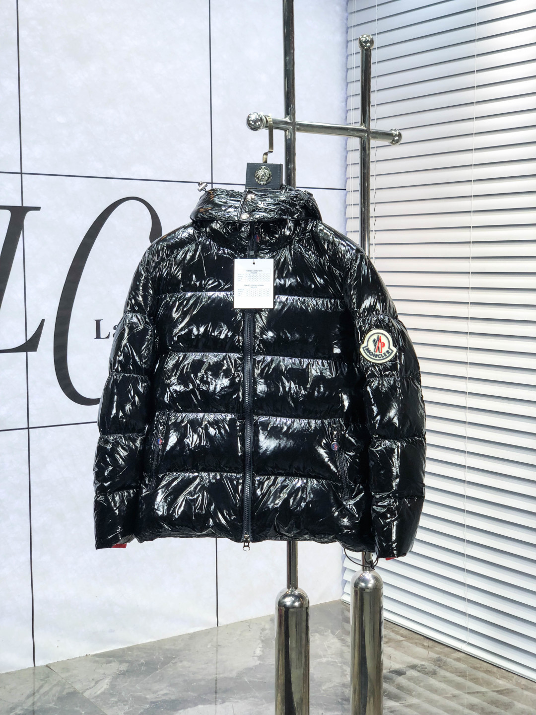 NO:682983,.Mengkou. 2025 autumn and winter new down jacket. All details of custom-developed hardware accessories are fully processed!  The upper body effect of the version is great!  Versatile, fashionable and handsome!  1f national standard 90 imported white duck down filling!  The original memory silk fabric at the counter has a straight and stylish texture, keeping you warm and not bulky!  The upper body is awesome. Size m-3xL.m175/130,,Moncler,jackets & coats,down jacket,19860909.蒙口.2025秋冬新款羽绒外套.定制开发五金配件所有细节处理全面到位 ！版型上身效果超赞！百搭时髦又帅气！1f国标90进口白鸭绒填充！专柜原版记忆丝面料质感立挺有型,保暖拒绝臃肿！上身超赞.尺码m-3xL.m175/130,,Moncler,jackets & coats,down jacket,,Men's clothing