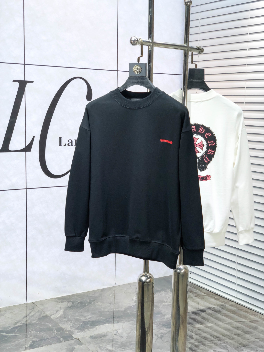 NO:627096,.Cro Xin. Wear 200 pounds. 2025 autumn and winter new style!  New men's original casual pullover sweatshirt. Customized original fabric. D feels soft and delicate. It is skin-friendly, comfortable and breathable. The texture and comfort of the fabric are at its peak. Overweight classic logo pattern design. The factory makes fine and versatile casual clothes. The upper body is very good. Men's must-have item. Size M-3XL. m wears 175/130, chrome hearts, hoodie, sweatshirts, alexander wang19860909.克罗心.穿200斤.2025秋冬新款！新款男士原单休闲套头卫衣 定制原版面料 D手感柔软细腻 穿着亲肤舒适透气 面料质感与舒适度达到登峰造极 超重经典logo图案设计 代工厂精细做百搭休闲 上身非常赞 男士必备单品 尺码M-3XL m穿175/130,,chrome hearts,hoodie,sweatshirts,alexander wang,Men's clothing