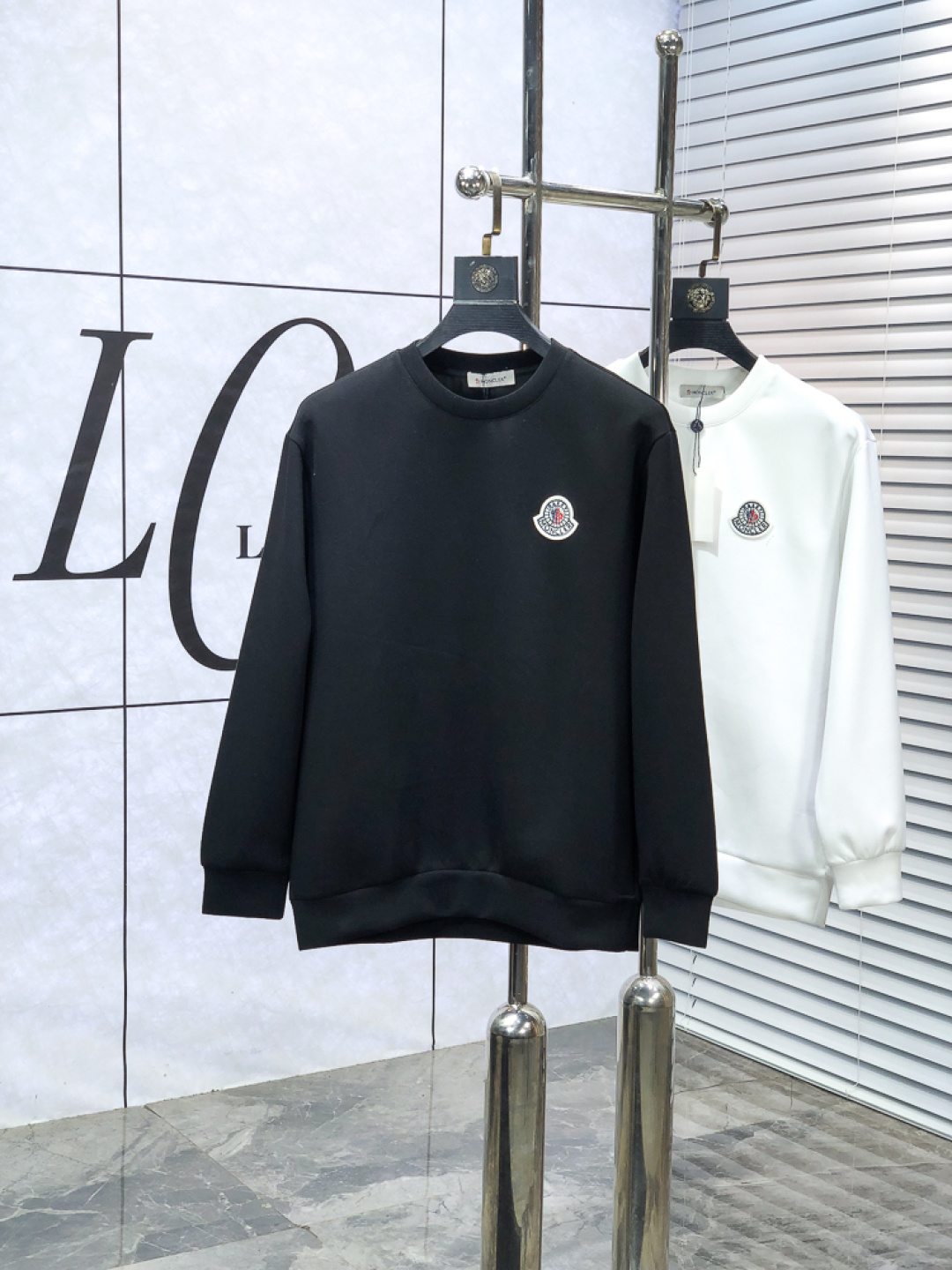 NO:651146,.Mengkou. 2025 autumn and winter new letter L space cotton sweatshirt. Channel boutique!  Urban series products, made with letter logo elements that are full of luxury, w are the best styles that high-end temperament types must buy, 7 a single product with great accent and charm!  The original customized imported double-sided water-soluble cotton fabric has a comfortable hand feel, the embroidered letter design effect is quite exquisite, fashionable, classic and versatile!  Size.xs-L.xs wears 175/130 pounds,,Moncler,hoodie,sweatshirts,alexander wang19860909.蒙口.2025秋冬新款字母l太空棉卫衣.渠道精品！都市系列产物,奢华程度满分的字母logo元素打造,w高端气质型必入的极品款式,7一款极具腔调感与魅力的单品！ 原版定制进口双面水溶棉面料,手感舒适,刺绣字母设计效果相当精致,时尚经典百搭！ 尺码.xs-L.xs穿175/130斤,,Moncler,hoodie,sweatshirts,alexander wang,Men's clothing