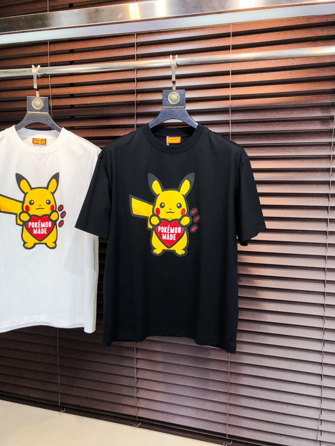 NO:733173,HM.2026 new spring and summer fashionable round neck short-sleeved advanced customization versatile style!  It is more practical and can be easily controlled by anyone. It is made of liquid spandex fabric and has a luxurious classic brand logo design. It is very classy and a must-buy for those who know the goods!  The tailoring is slim-fitting and very delicate. It shows aura and highlights the sophistication of men. This is unique. It is just the right fit and the upper body effect is very good. Size m-3XL m wears 175/130, T-shirt,19860909HM.2026春夏新品时尚圆领短袖高级定制百搭款式！更有实用感 任何人都可以轻松驾驭 采用液氨氨纶面料制作,奢华经典品牌logo设计,h非常显档次懂货的必须入！版型剪裁属于修身款 非常精致,f显气场,又会凸显男士的精致,这就是独到之处,恰到好处的修身,上身效果非常赞.尺码m-3XL m穿175/130,,T-shirt,,Men's clothing