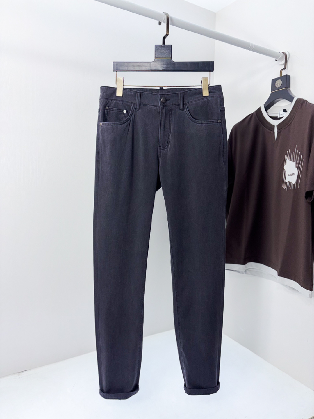 NO:756685,.LP. Official website counter simultaneously sells, 2026 spring and summer new men's casual jeans, original quality, counter customized original denim fabric, logo pattern design, b pants body original hardware decoration, three-dimensional and clear, super trendy personality, fashionable and stylish upper body!  c must-have items for trendy men, size 29-38, loro piana,jeans,19860909.LP.官网专柜同步发售,2026春夏新品男士休闲牛仔裤,原单品质,专柜定制原版牛仔面料,logo图案设计,b裤身原版五金辅料装饰,立体清晰,超级潮流个性,上身时尚有型！c潮男必备单品 码数29-38,,loro piana,jeans,,Men's clothing