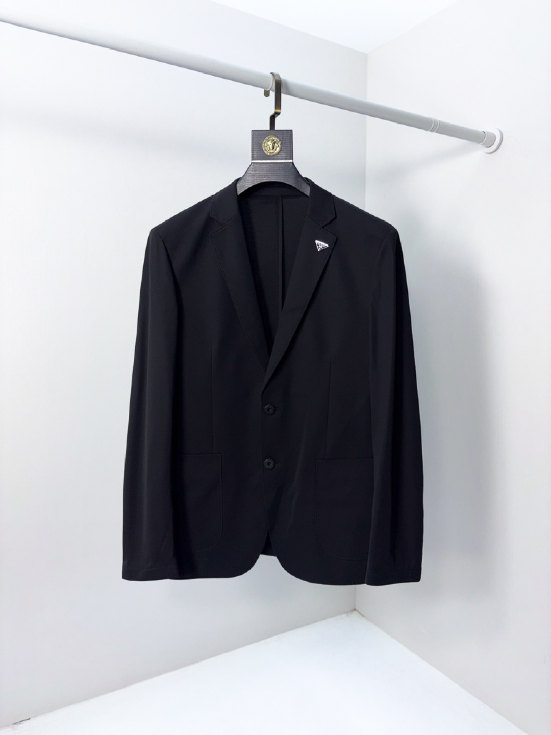 NO:906568,.Prada.26 spring and summer new style releases thin blazer jackets, spring hot single blazer jackets, 1f is comfortable and slim when worn, lazy and casual, combined with clean and simple colors, it is particularly attractive and suitable for daily wear ~ We are launching sports items decorated with vibrant prints!  Size 48-58.48 wears 175/125 pounds,,prada,jackets & coats,jackets & coats,business suit,19860909.普拉达.26春夏新款发布薄款西装夹克外套,春季爆款单西夹克外套,1f穿上就是舒适自在又显瘦的存在,慵懒而随性,结合干净简单的色系就特别耐看,适合日常穿着~倾情推出缀饰活力印花的运动单品！ 尺码48-58.48穿175/125斤,,prada,jackets & coats,jackets & coats,business suit,,Men's clothing