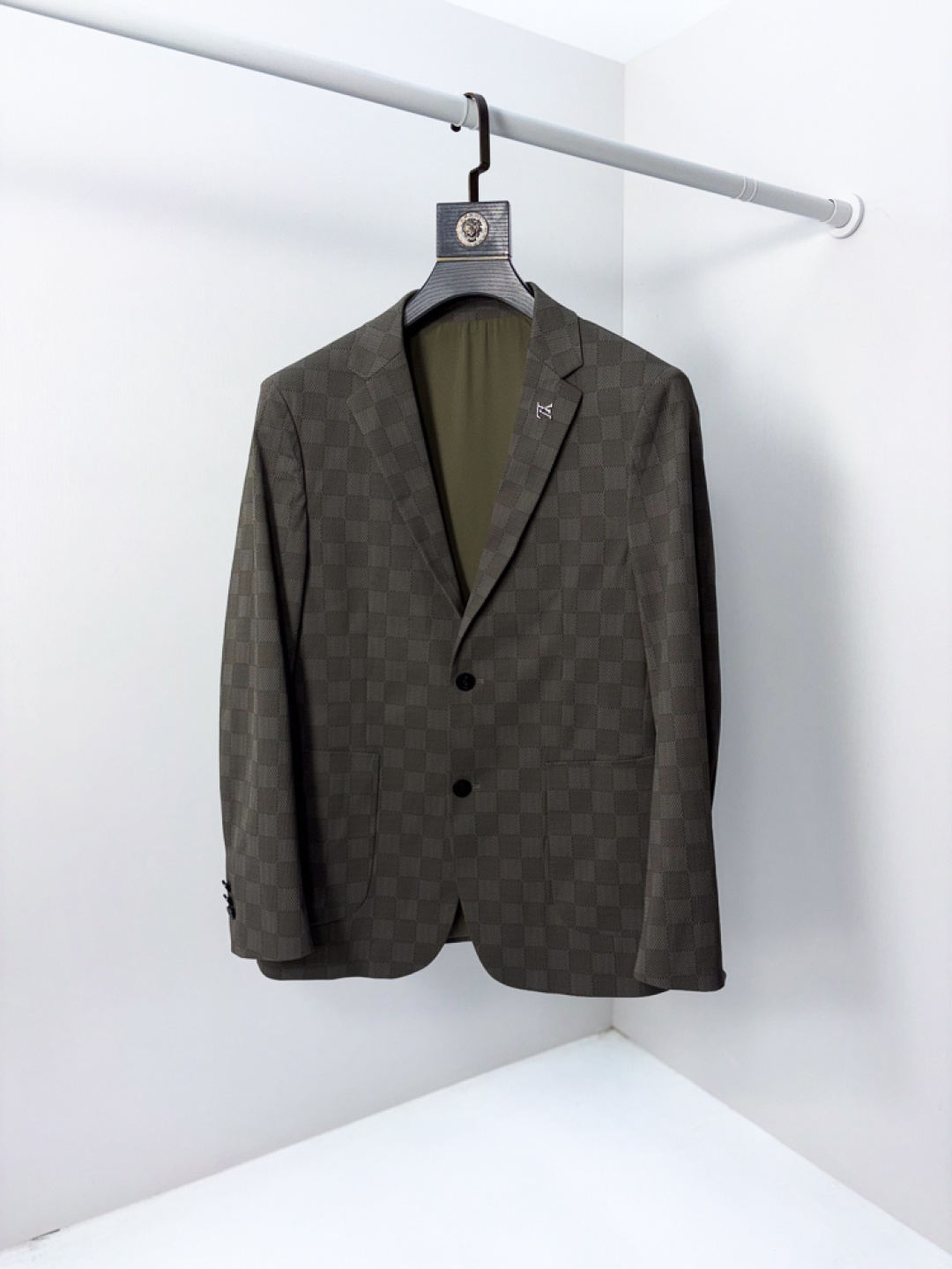 NO:906584,.Lv.26 spring and summer new releases thin blazer jackets, spring hot single blazer jackets, 1f is comfortable and slim when worn, lazy and casual, combined with clean and simple colors, it is particularly attractive and suitable for daily wear~ We are launching sports items decorated with vibrant prints!  Size 48-58.48 wears 175/125 pounds,,louis vuitton,jackets & coats,jackets & coats,business suit,19860909.Lv.26春夏新款发布薄款西装夹克外套,春季爆款单西夹克外套,1f穿上就是舒适自在又显瘦的存在,慵懒而随性,结合干净简单的色系就特别耐看,适合日常穿着~倾情推出缀饰活力印花的运动单品！ 尺码48-58.48穿175/125斤,,louis vuitton,jackets & coats,jackets & coats,business suit,,Men's clothing