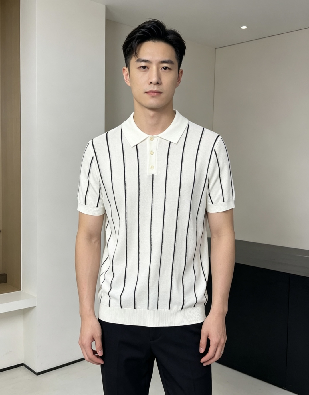 NO:827059,.LP.2026 new spring and summer men's logo knitted short-sleeved polo shirt continues the classic casual lapel polo shirt. This polo shirt is made of knitted fabrics, and its timeless design can transcend fashion trends. Classic style, hm brand LOGO is three-dimensional and unique, making the whole body more detailed. Fitted version, the fabric is made of cotton pique, comfortable, skin-friendly, good breathability, practical for daily commuting and leisure. Highly recommended. Size M-3XL  m wears 175/130,,loro piana,T-shirt,19860909.LP.2026春夏新款男士标识针织短袖polo衫,延续经典休闲翻领POLO恤.该款Polo衫采用针织面料制成,隽永设计可跨越时尚潮流.经典款型,hm品牌LOGO立体别致,让整体更具细节感 合体的版型,面料采用全棉珠地料,舒适,亲肤,透气好,平时通勤休闲都很实穿的一款 强烈推荐.尺码M-3XL m穿175/130,,loro piana,T-shirt,,Men's clothing
