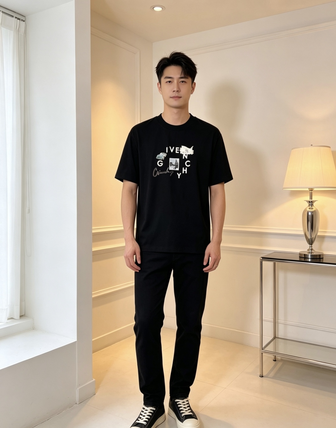 NO:834871,.Givenchy. 26 spring and summer new product counter debuts the latest short-sleeved round neck T-shirt, high-end customization, avant-garde and fashionable design!  The brand logo emphasizes craftsmanship design, high-end customized fabrics, soft to the touch and comfortable to wear. The high-end fabrics imported from 1f customers have a very delicate texture, exquisite details and craftsmanship. It has exquisite counter-level stitching, fine workmanship, and a highly moldable item. It can be matched with any fashion. The shape is super good. A must-have item for trendy men. Colors: white, black. Size m-3xL.m wears 175/130 pounds, givenchy, T-shirt, tees, t-shirt,19860909.纪梵希.26春夏新品专柜首发最新款短袖圆领T恤 高端订制 设计前卫时尚！品牌logo重工艺设计,高端定制面料,手感柔软,穿着舒适,1f客供进口高档面料质感非常细腻,细节工艺精湛考究,专柜级别精致车线,做工精细,塑造性极高的一款单品,任何时装都可以搭配,版型超级好 潮男必备单品 颜色白色、黑色 尺码m-3xL.m穿175/130斤,,givenchy,T-shirt,tees，t-shirt,,Men's clothing