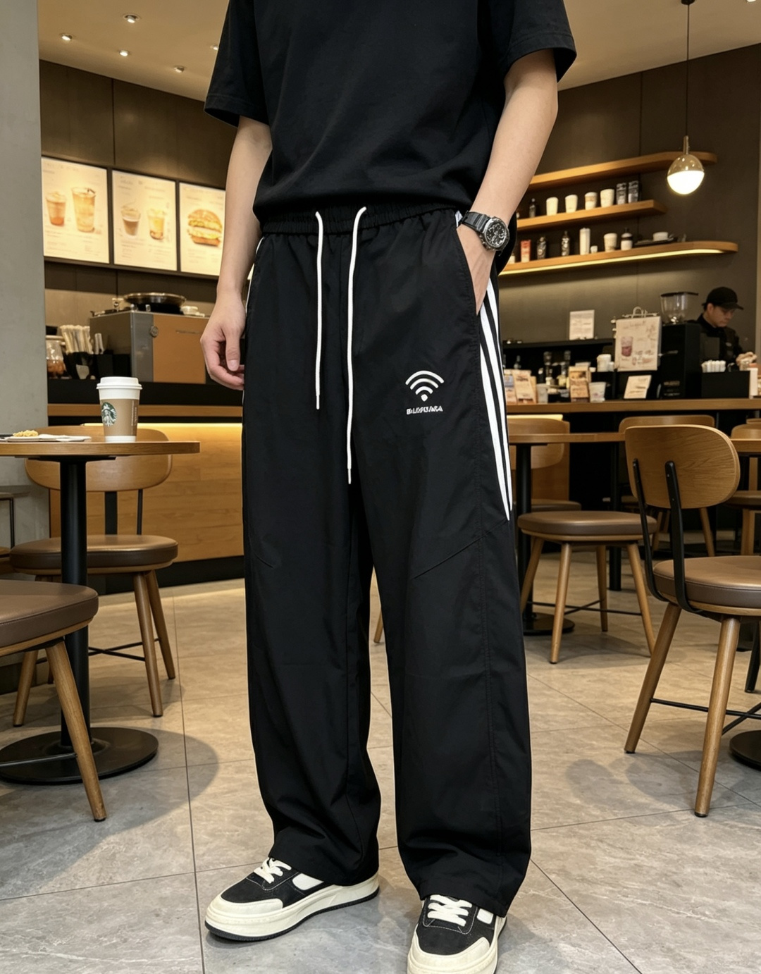 NO:835950,. Balenciaga. 2026 spring and summer counter new products are launched simultaneously. Original order high-quality fashionable overalls. Super versatile. Exclusively customized fabrics, soft and delicate feel, comfortable next to the body, and super stylish on the upper body! The latest hardware accessories from the original custom shop. Super beautiful shape, long upper body and slender legs. The lining and wiring are impeccable. It can be attended to any occasion. Once again, the fabric is very, very classy! Size m-3xL.m wears 28.29,,balenciaga,19860909.巴黎世家.26年春夏专柜新品同步上市.原单订制高品质时尚工装裤.超级百搭款.独家定制面料,手感细腻柔软,贴身舒适,上身超有型！原版定制专柜最新五金辅料.超靓版型、上身显腿修长,內里,走线都无可挑剔,任何场合都可出席,再次强调面料非常非常显档次！码数m-3xL.m穿28.29,,balenciaga,,Men's clothing