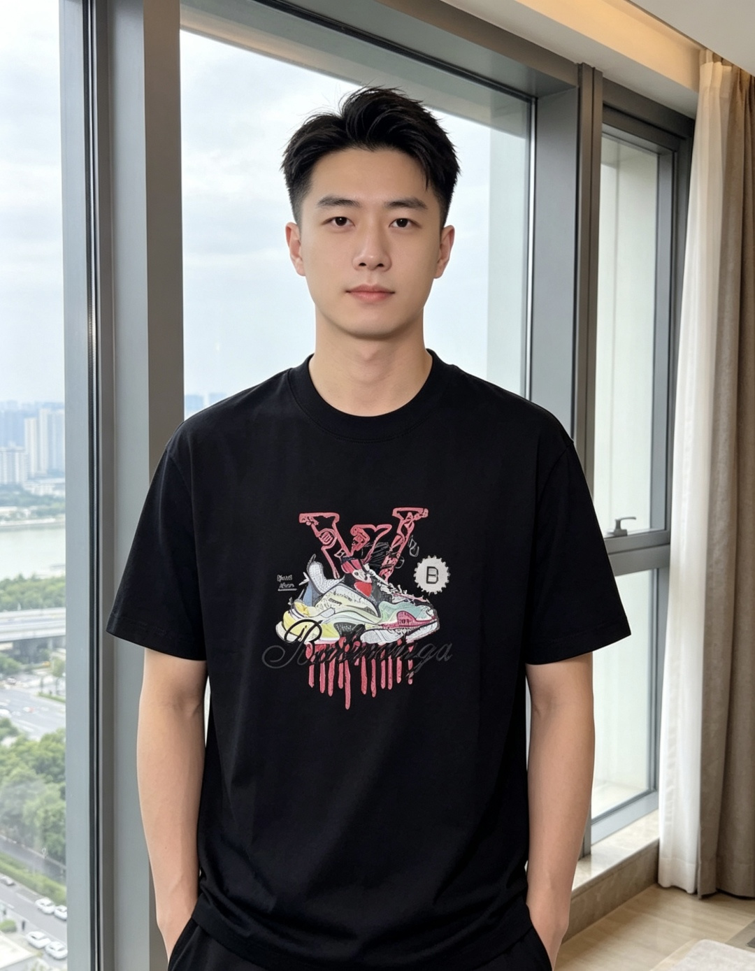 NO:848529,. Balenciaga. Wear 200 pounds. 2026 spring and summer new fashionable round neck short-sleeved advanced customization versatile style!  It is more practical and can be easily controlled by anyone. It is made of pure cotton fabric and has a luxurious classic brand logo design. 1f is very classy and a must-buy for those who know the goods!  The tailoring is a slim fit. It is very delicate, shows aura, and highlights the sophistication of men. This is unique. It is just right for slim fit and the upper body effect is very good. Size m-3XL m wears 175/130, balenciaga, T-shirt,19860909. 巴黎世家.穿200斤.2026春夏新品时尚圆领短袖高级定制百搭款式！更有实用感 任何人都可以轻松驾驭 采用纯棉面料制作,奢华经典品牌logo设计,1f非常显档次懂货的必须入！版型剪裁属于修身款 非常精致,显气场,又会凸显男士的精致,这就是独到之处,恰到好处的修身,上身效果非常赞.尺码m-3XL m穿175/130,,balenciaga,T-shirt,,Men's clothing