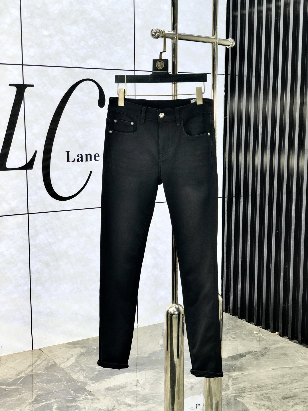 NO:521324,.Gucci.'s official counter is released simultaneously, 2025SS autumn and winter new men's casual jeans, original single quality, custom-made original denim fabric for counter, logo pattern design, original hardware and accessories for 5 trousers, three-dimensional and clear, realistic effect, super trendy and personalized, fashionable and stylish on the upper body!  Trendy men's must-have items, 28-38, gucci, jeans, alexander wang19860909.Gucci.官网专柜同步发售,2025SS秋冬新品男士休闲牛仔裤,原单品质,专柜定制原版牛仔面料,logo图案设计,5裤身原版五金辅料装饰,立体清晰,效果逼真,超级潮流个性,上身时尚有型！潮男必备单品 码数28-38,,gucci,jeans,alexander wang,Men's clothing