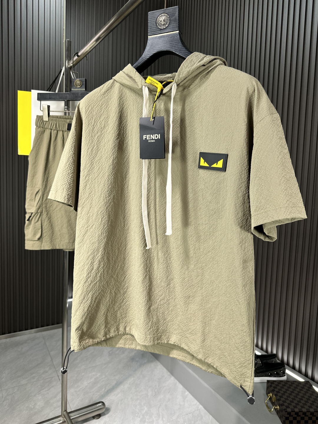 Fendi 2025SS طقم صيفي رجالي رياضي بتصميم عصري ومريح