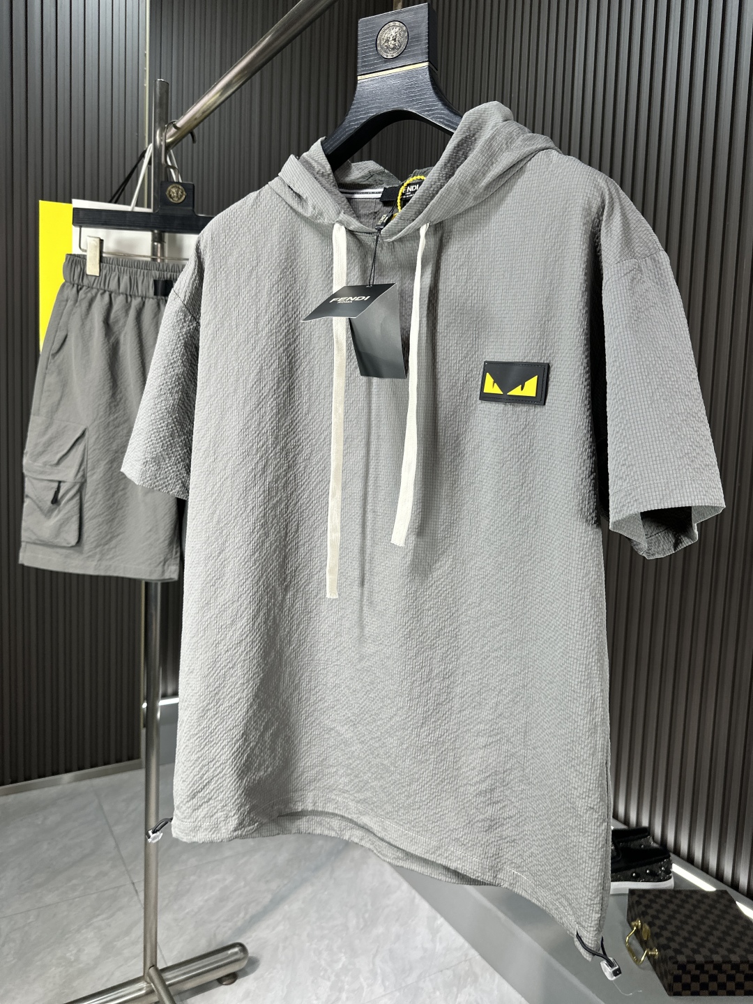 Fendi Ensemble Décontracté Homme Été 2025 - T-shirt à Capuche et Shorts