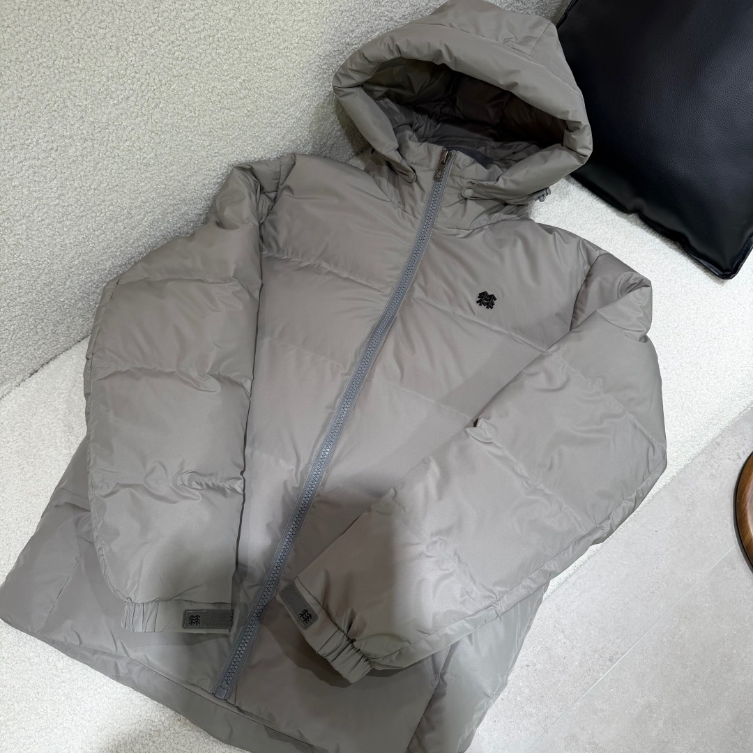 💰580 可隆𝑲𝑶𝑳𝑶𝑵 𝑺𝑷𝑶𝑹𝑻 𝑪𝒐𝒎𝒎𝒖𝒕𝒆 𝑭𝑾/𝑨𝑾24 防水羽绒服 帽子可拆卸
颜色：黑色 卡其灰
编码：0000630C