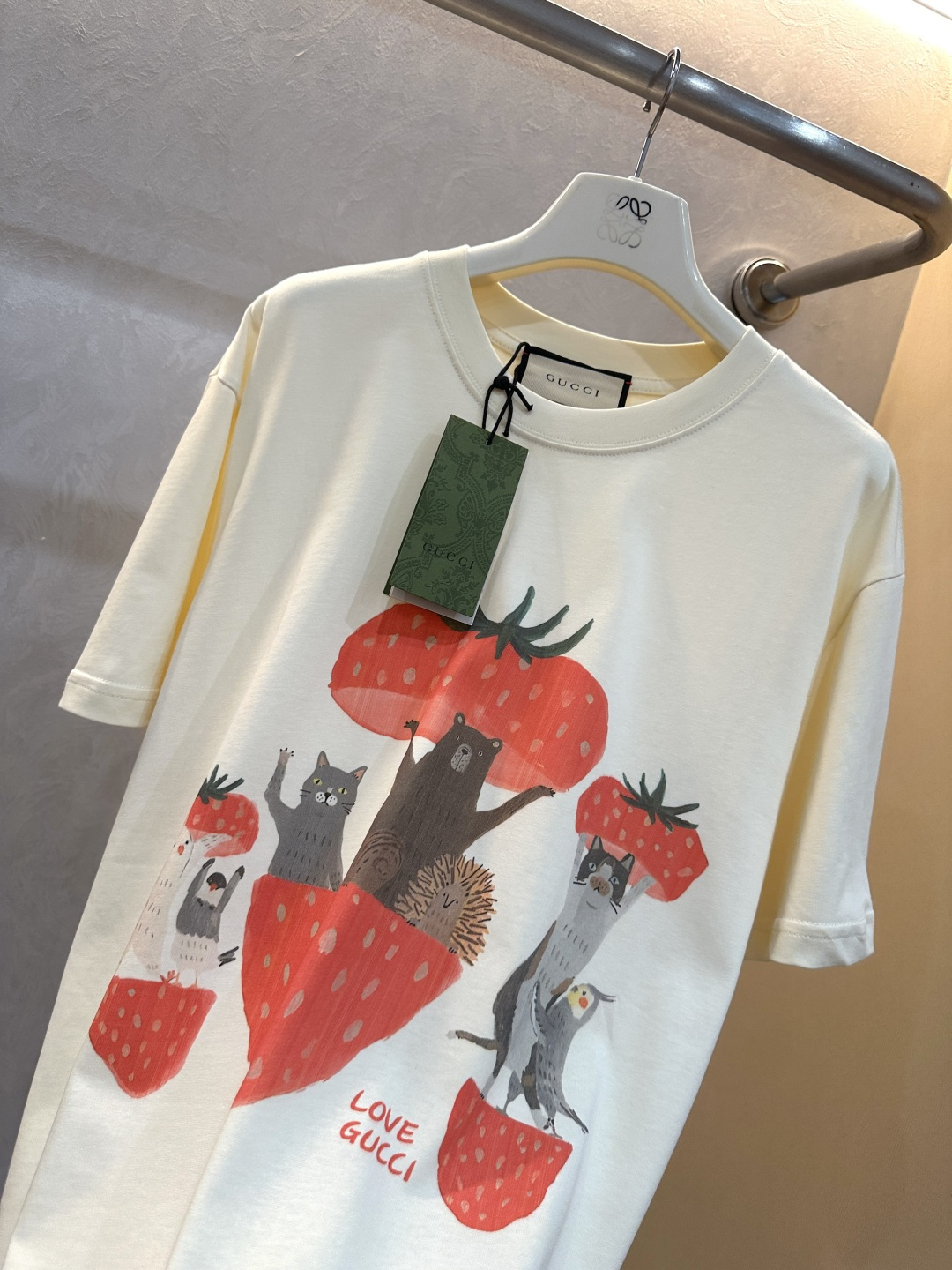 Футболка с принтом в стиле Gucci животные и клубника