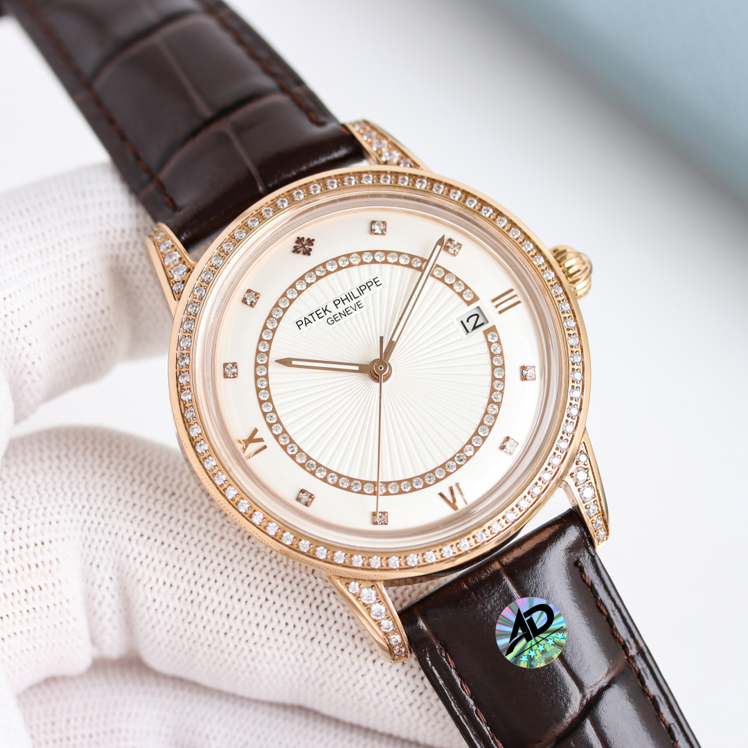 NO:150556,Gold Diamond New Patek Philippe / PATEK PHILIPPE - New pot lid, taking up to 8 months!  Ultra-thin men's automatic mechanical watch, using imported original movement, with a vibration frequency of 28,800 times per hour, zero rework quality, diameter 40mm original size, ultra-thin craftsmanship 8mm, and pot cover glass material!  Super waterproof 50 meters!  The same style as the counter, 1:1 replica!  Take him with him and show his strength and extraordinary spirit!  Glorious and eternal and noble. Please be sure of professional and exclusive quality!  Welcome to reprint!  ,,patek philippe19860909金 钻 新 款 百达翡丽 / PATEK PHILIPPE-新款锅盖,耗时长达8个月！超薄男士自动机械腕表,采用进口原装机芯,每小时振频28800次,零返修质量,直径40mm原装尺寸,超薄工艺8mm,锅盖玻璃材质！超强防水50米！专柜同款,1:1 复刻！带上他锋芒尽显,气派不凡！耀眼光辉,永恒尊贵.请认准专业独家品质！欢迎转载！,,patek philippe,Watch