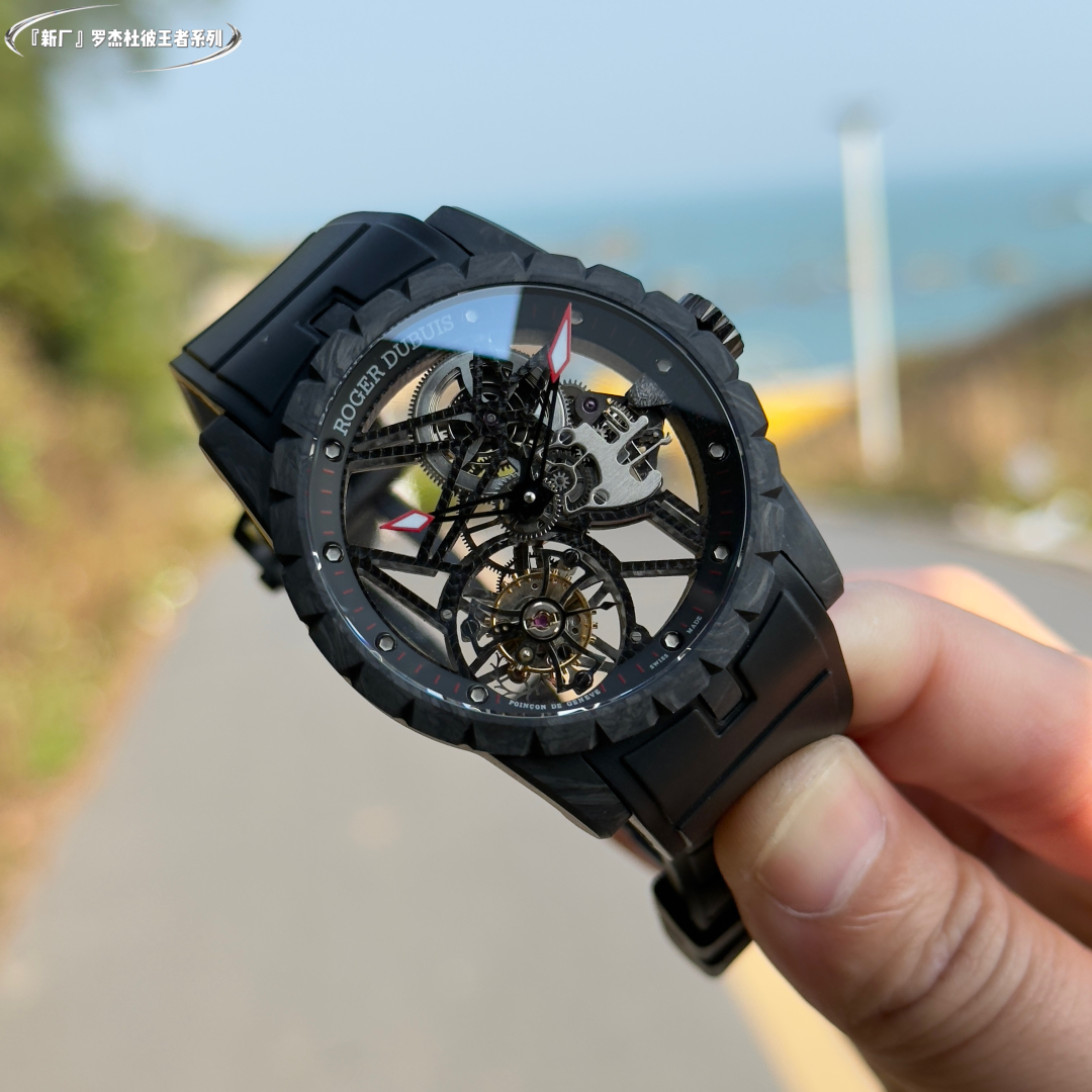 Roger Duppie Carbon Fiber V4 Watch: New Factory Innovation and Precision