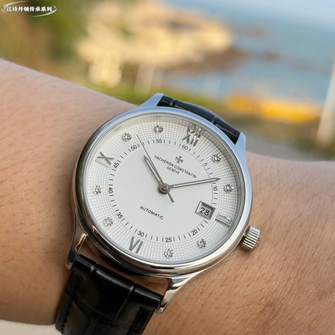 NO:386346,Produced by TW, White Shell, Rosin TW Factory, Vacheron Constantin VC inheritance series LS8 watches are on the market!  Simple and elegant, perfect combination, let you feel the elegant and rustic atmosphere!  [Gift] This watch is equipped with an original imported ultra-thin movement with a vibration frequency of 28,800 times per hour, stable performance and zero re-repair!  The case is made of 316 stainless steel and sapphire glass mirror!  [Gift] Paired with an Italian leather strap, 40 mm in diameter, super waterproof, simple and atmospheric, high-end quality, suitable for all kinds of business occasions, the first choice for gifts!  The best luxury recommendation for gifts, please be sure of TW exclusive quality, vacheron19860909TW 出品 白壳 玫金 TW Factory 江诗丹顿 VC 传承系列LS8 腕表火爆上市！ 简雅大方,完美结合,让你感受优雅绅土气息！[礼物]该表搭载原装进口超薄机芯,每小时振频28800次,性能稳定,零返修！表壳 釆用316 精钢,蓝宝石玻璃镜面！[礼物]搭配意大利真皮表带,直径40 mm,超强防水,简洁大气,高端品质,适合各种商务场合,送礼首选！送礼最佳奢华推荐请认准TW独家品质,,vacheron,Watch