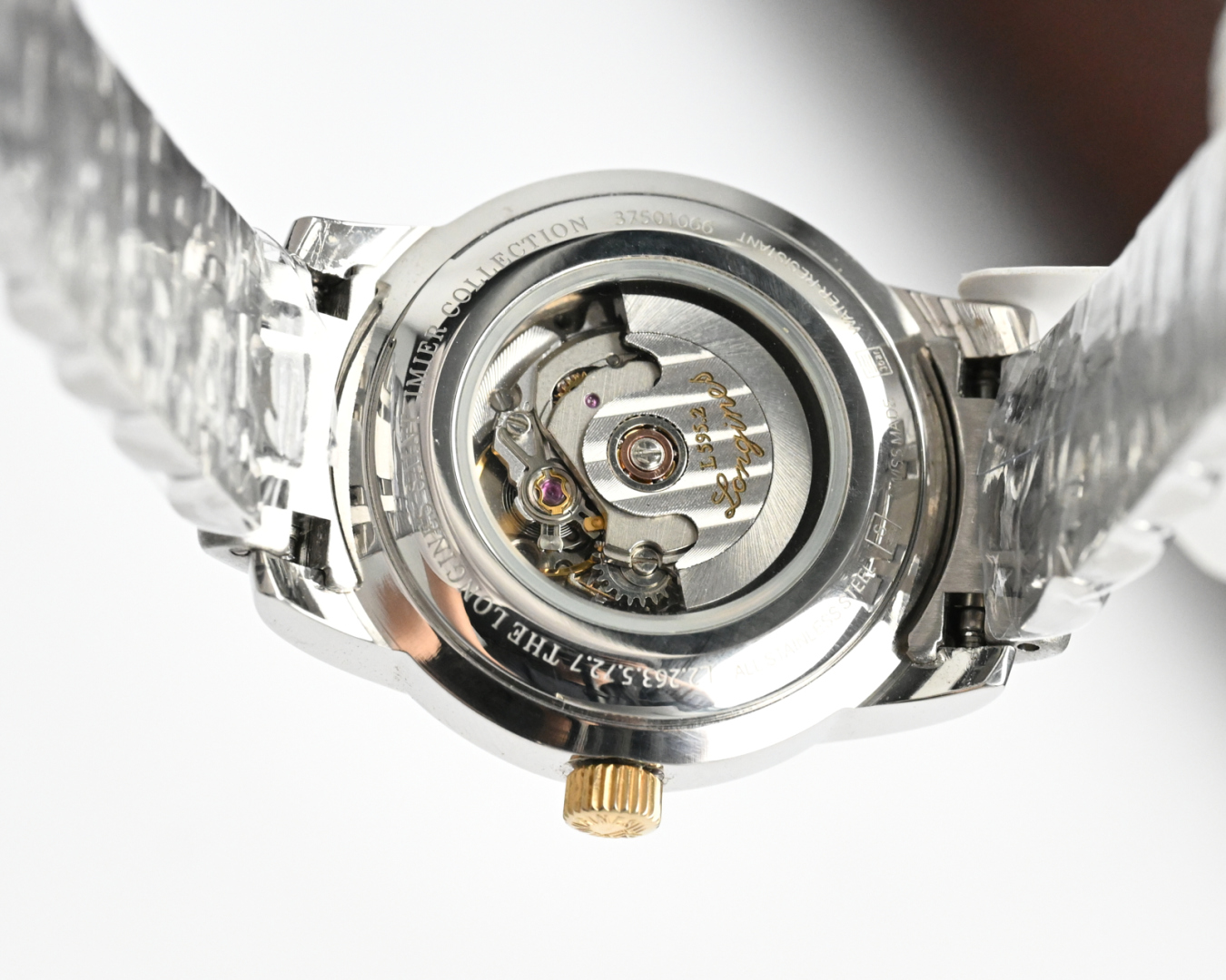 统一价,1400🎩新版:LONGINES/浪琴-索伊米亚系列 L4、263.3一7、机械女表。🇨🇭 表式:女士手表。 机芯型号:《🇨🇭瑞士ETA2671自动机械机芯》【质量保障的核心】。 表売:316不锈精钢 尺寸:内径26mm.外径28.5mm【1:1尺寸】 表镜:蓝宝石水晶玻璃镜面。 316不锈钢钢带丶皮带:真牛皮表带丶鳄鱼皮表带。 防水:三度防水【30m】。 精细华丽工艺、完美品质的保障己达每位女士的追求!