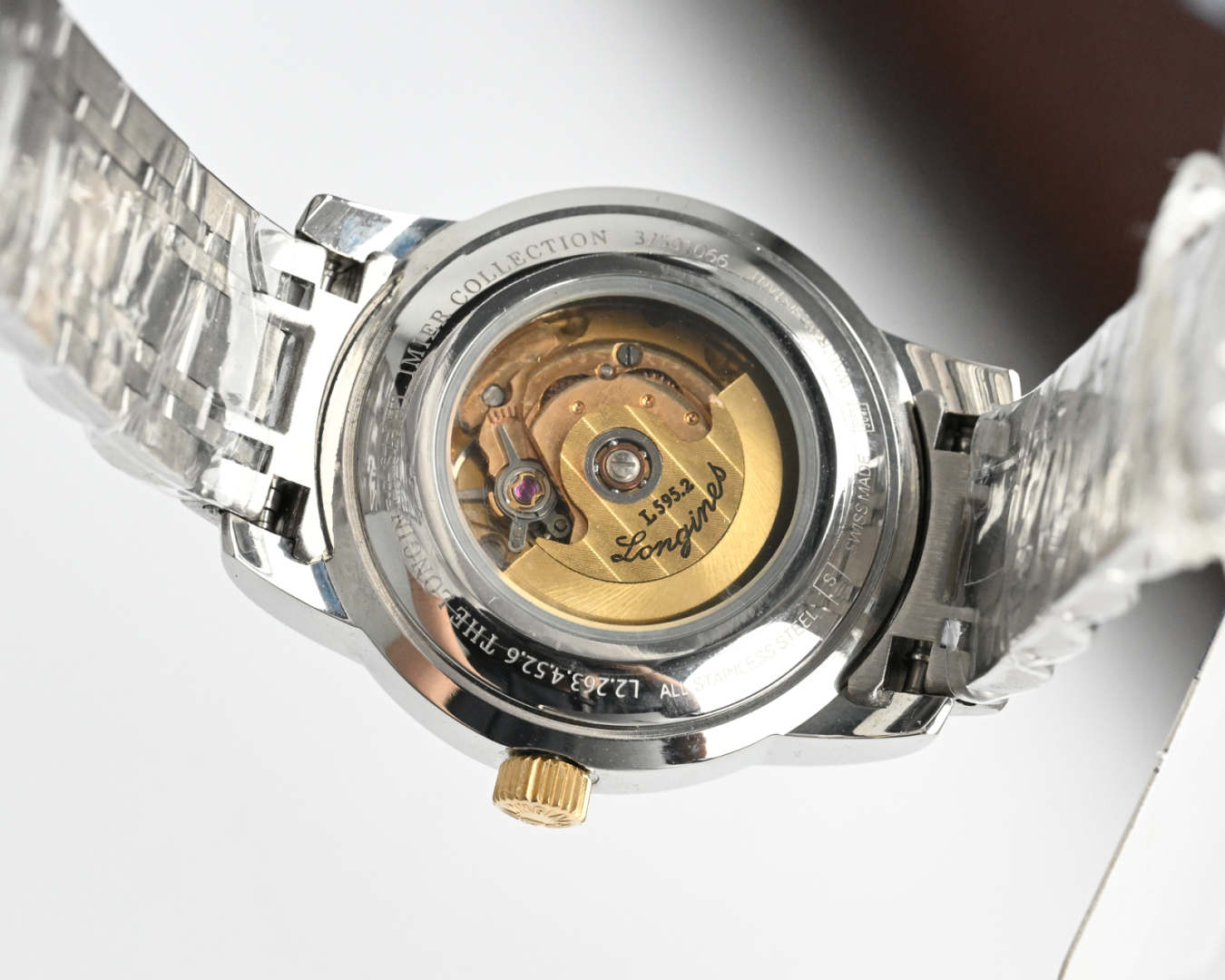 统一价,1400🎩新版:LONGINES/浪琴-索伊米亚系列 L4、263.3一7、机械女表。🇨🇭 表式:女士手表。 机芯型号:《🇨🇭瑞士ETA2671自动机械机芯》【质量保障的核心】。 表売:316不锈精钢 尺寸:内径26mm.外径28.5mm【1:1尺寸】 表镜:蓝宝石水晶玻璃镜面。 316不锈钢钢带丶皮带:真牛皮表带丶鳄鱼皮表带。 防水:三度防水【30m】。 精细华丽工艺、完美品质的保障己达每位女士的追求!