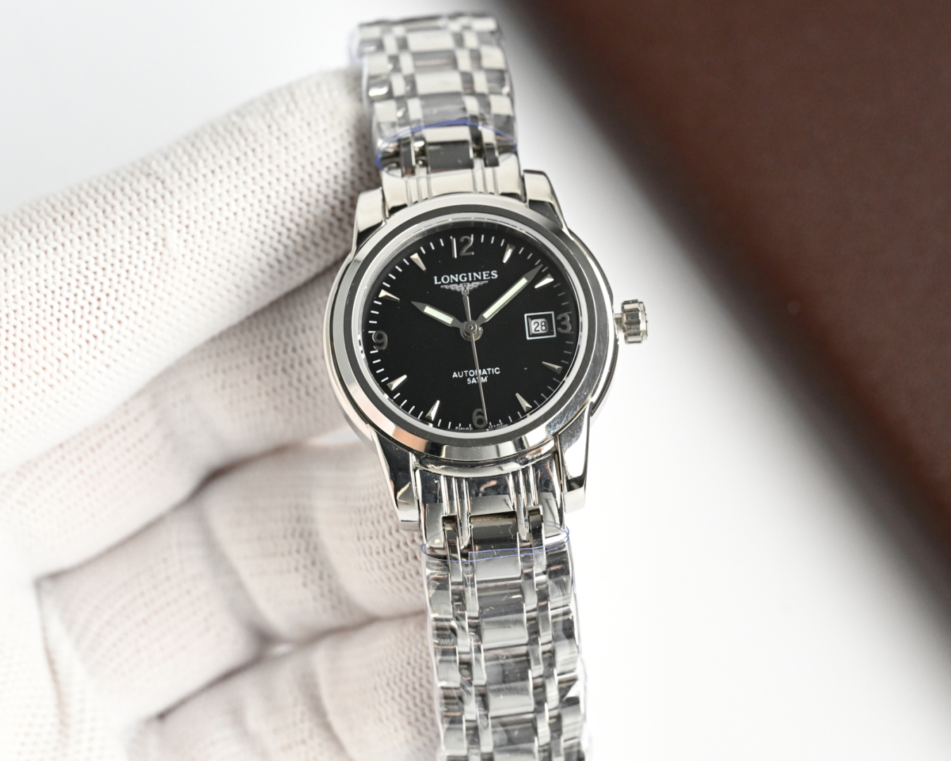 1400💰新版：LONGINES／浪琴-索伊米亚系列 L4、263．3一7、机械女表。🇨🇭      表式：女士手表。   机芯型号：《🇨🇭瑞士ETA2671自动机械机芯》【质量保障的核心】。   表売：316不锈精钢      尺寸：内径26mm．外径28.5mm【1：1尺寸】       表镜：蓝宝石水晶玻璃镜面。    316不锈钢钢带丶皮带：真牛皮表带丶鳄鱼皮表带。   防水：三度防水【30m】。  精细华丽工艺、完美品质的保障己达每位女士的追求!