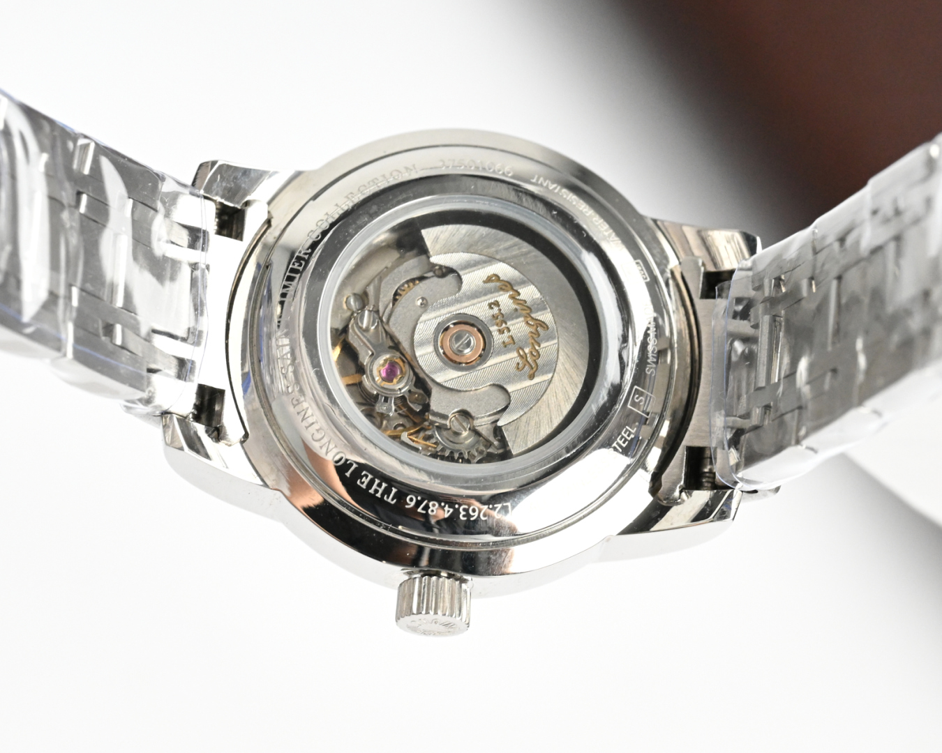 统一价,1400🎩新版:LONGINES/浪琴-索伊米亚系列 L4、263.3一7、机械女表。🇨🇭 表式:女士手表。 机芯型号:《🇨🇭瑞士ETA2671自动机械机芯》【质量保障的核心】。 表売:316不锈精钢 尺寸:内径26mm.外径28.5mm【1:1尺寸】 表镜:蓝宝石水晶玻璃镜面。 316不锈钢钢带丶皮带:真牛皮表带丶鳄鱼皮表带。 防水:三度防水【30m】。 精细华丽工艺、完美品质的保障己达每位女士的追求!
