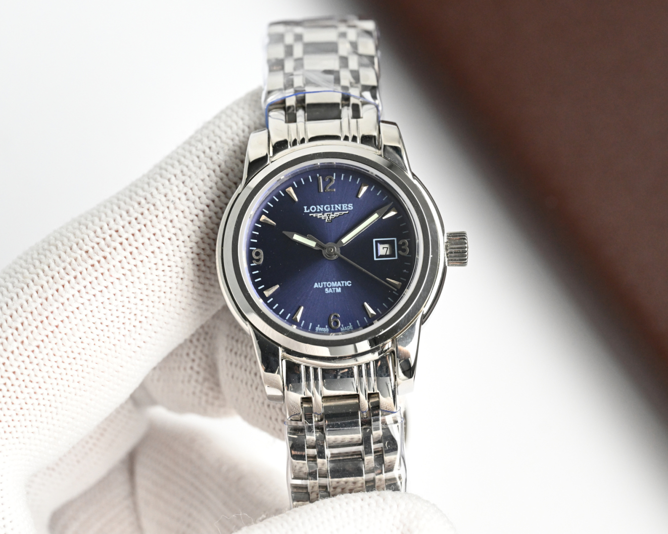 1400💰新版：LONGINES／浪琴-索伊米亚系列 L4、263．3一7、机械女表。🇨🇭      表式：女士手表。   机芯型号：《🇨🇭瑞士ETA2671自动机械机芯》【质量保障的核心】。   表売：316不锈精钢      尺寸：内径26mm．外径28.5mm【1：1尺寸】       表镜：蓝宝石水晶玻璃镜面。    316不锈钢钢带丶皮带：真牛皮表带丶鳄鱼皮表带。   防水：三度防水【30m】。  精细华丽工艺、完美品质的保障己达每位女士的追求!
