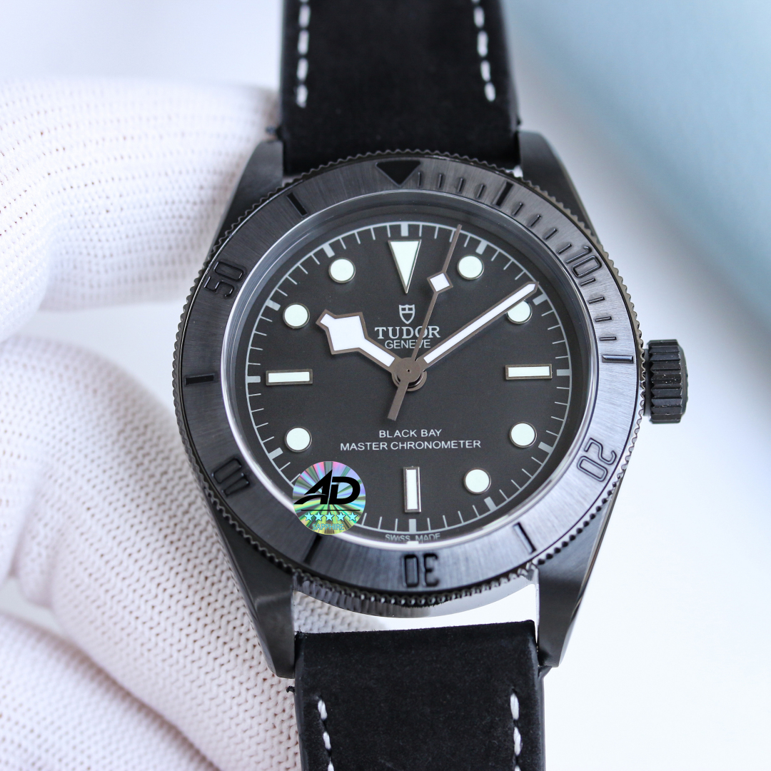 Tudor Black Bay Dark: Reloj de Buceo Automático con Correa de Cuero 6 cmp i1747827863577 3501 0 4