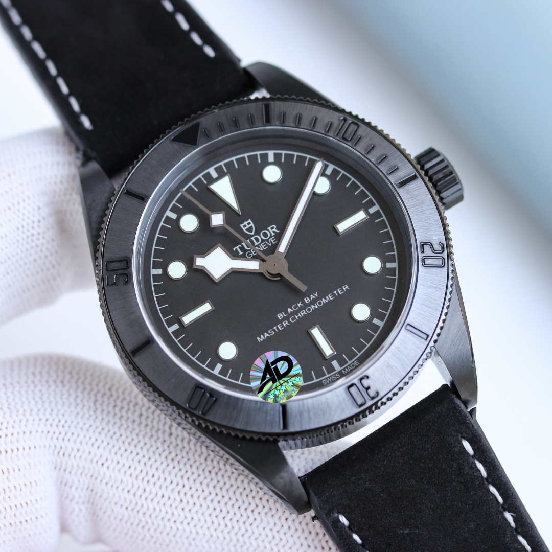 Tudor Black Bay Dark: Reloj de Buceo Automático con Correa de Cuero 5 cmp i1747827863580 7192 0 3